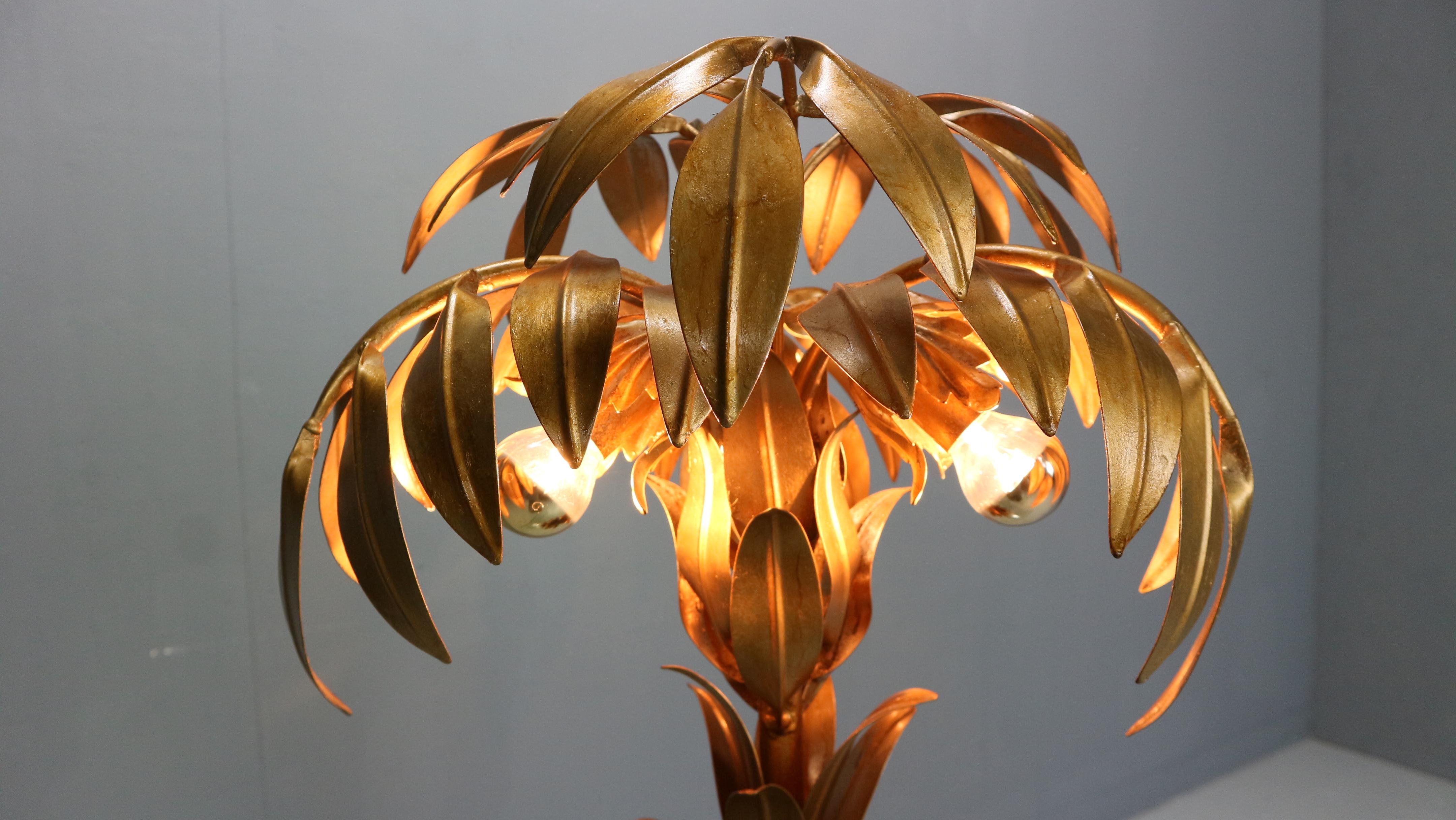 Hollywood regency HANS KOGL Lámpara de mesa palmera metal dorado 1970 en venta 11