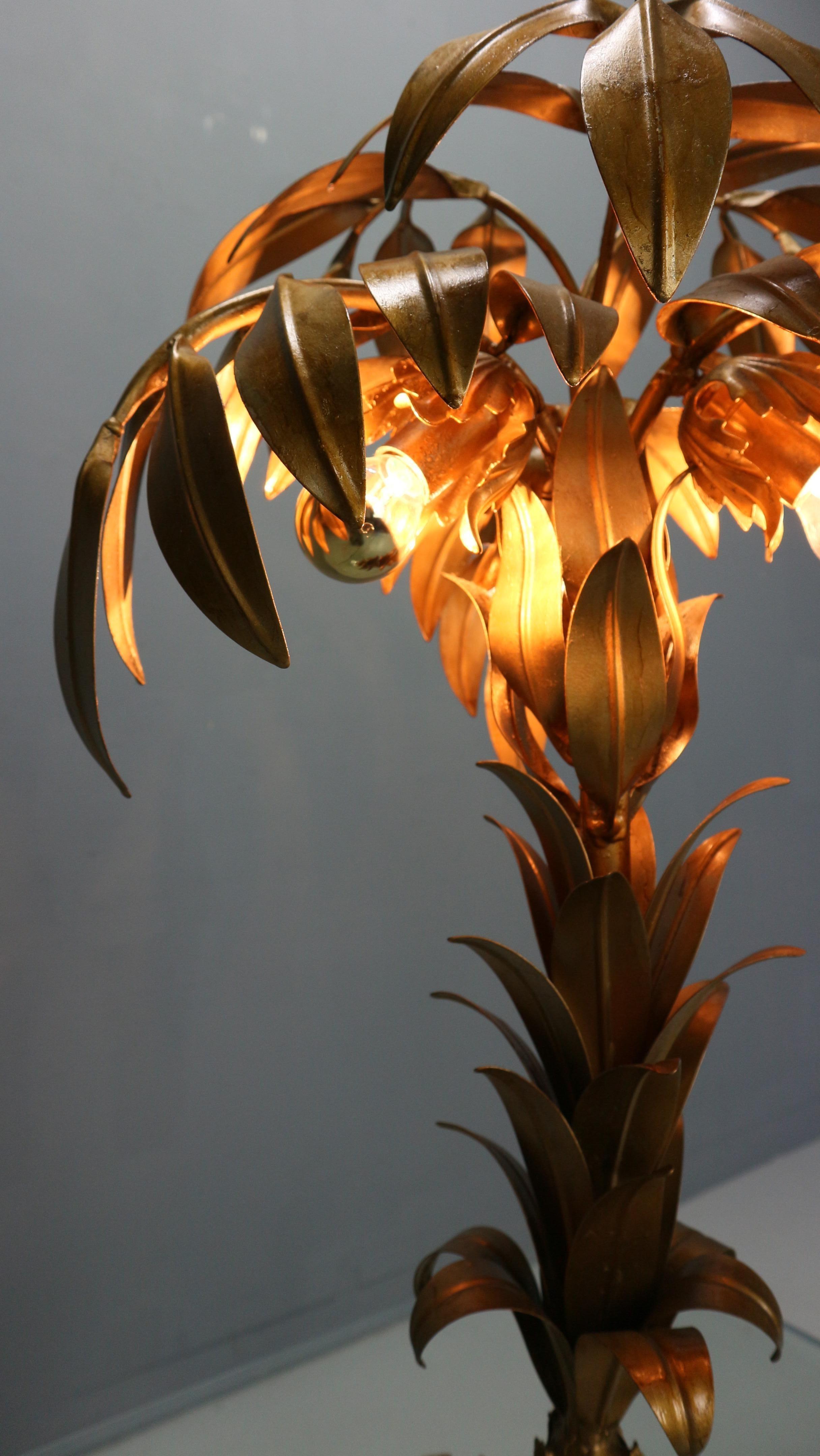 Hollywood regency HANS KOGL Lámpara de mesa palmera metal dorado 1970 en venta 12