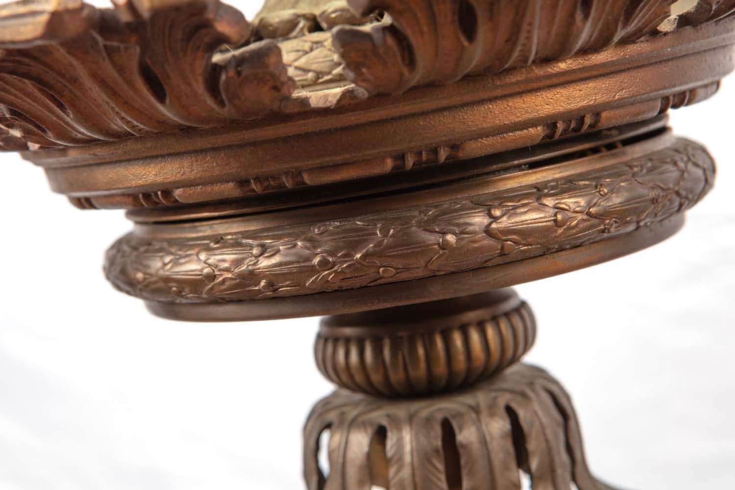 Lámpara de araña de estilo Hollywood Regency Hans Kögl de mediados de siglo con rosetón de bronce dorado mediados del siglo XX en venta