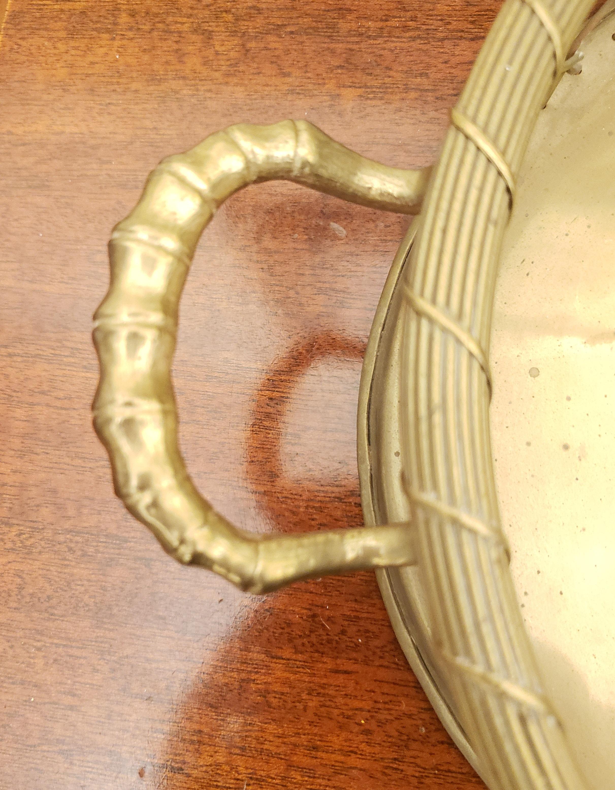 Hollywood Regency Heavy Brass Wire Mesh Oval Serving Tray In Good Condition In Germantown, MD