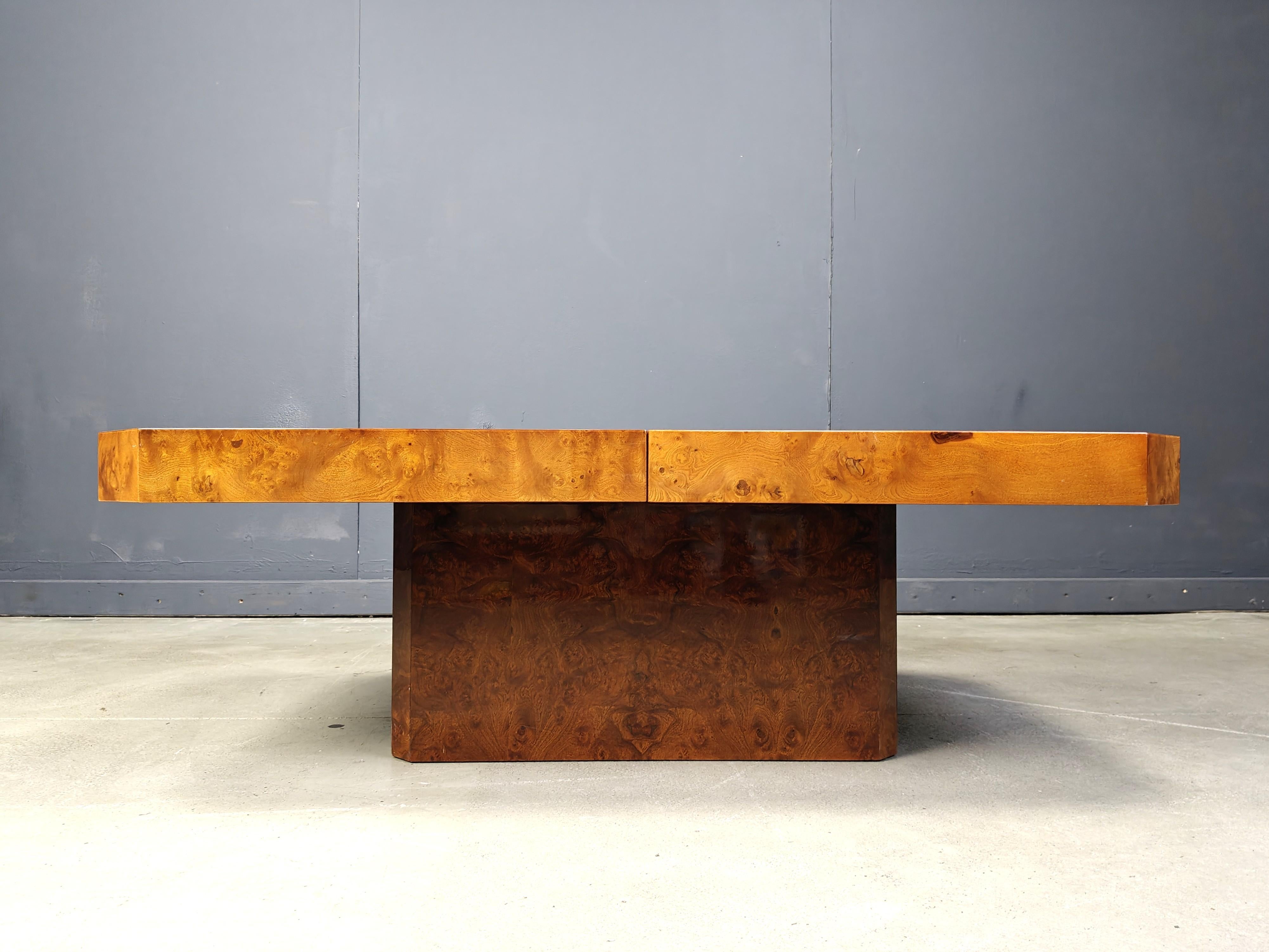 Mesa de centro con barra oculta Hollywood regency, años 70 en venta 3