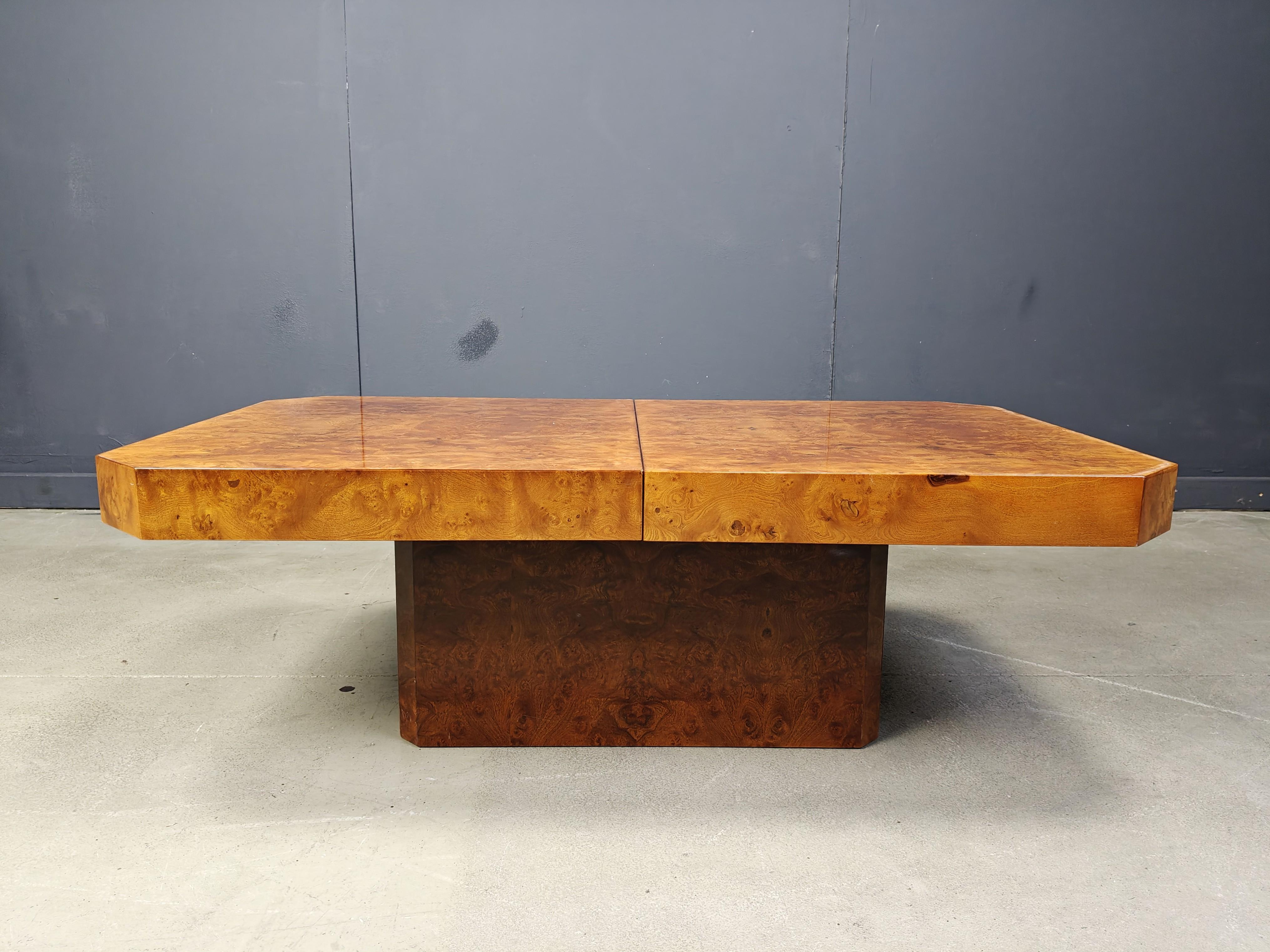 Mesa de centro con barra oculta Hollywood regency, años 70 en venta 4
