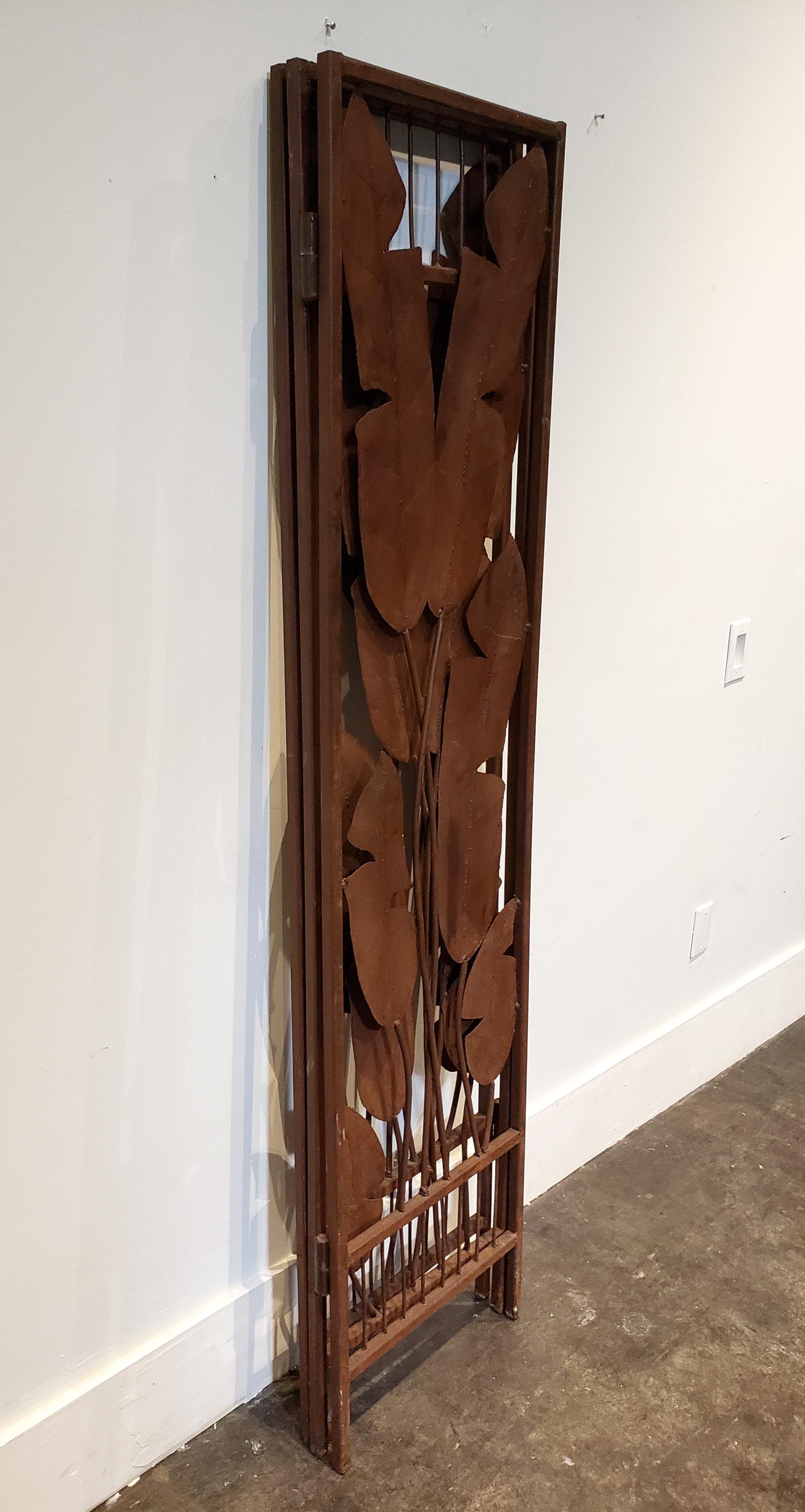 Hollywood Regency Iron Folding Screen with Banana Leaf Motif In Fair Condition For Sale In Dallas, TX