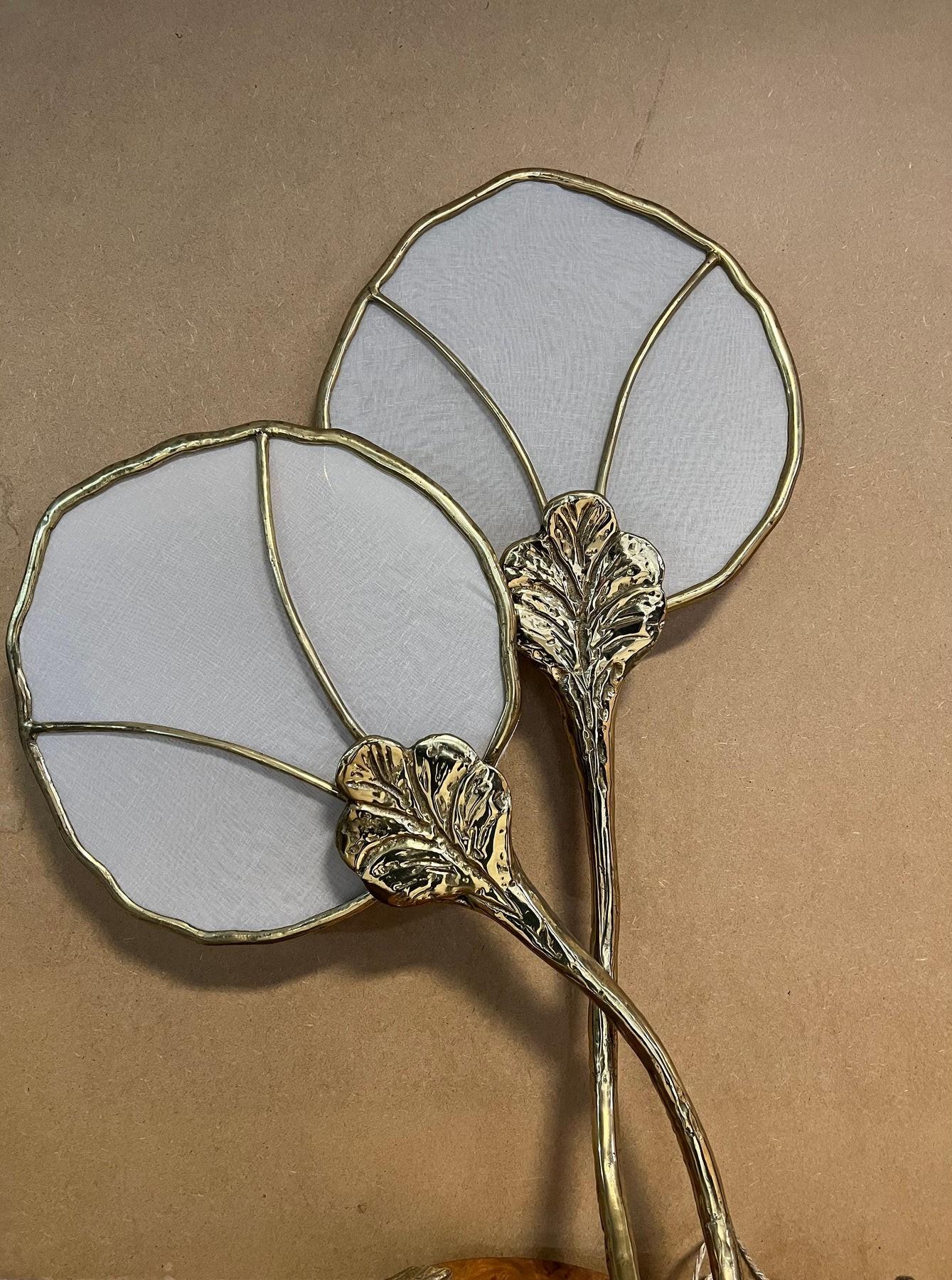 Dimensions: H 38.7”

Large Italian Hollywood Regency brass and fabric floor lamp with burlwood base. The lamp has two fabric lampshades in form of water lily.

Please see our other listings for ideas and matching pieces.

Condition: Vintage