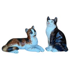 Figurine di gatto dipinte a mano in ceramica italiana Hollywood Regency - S/2