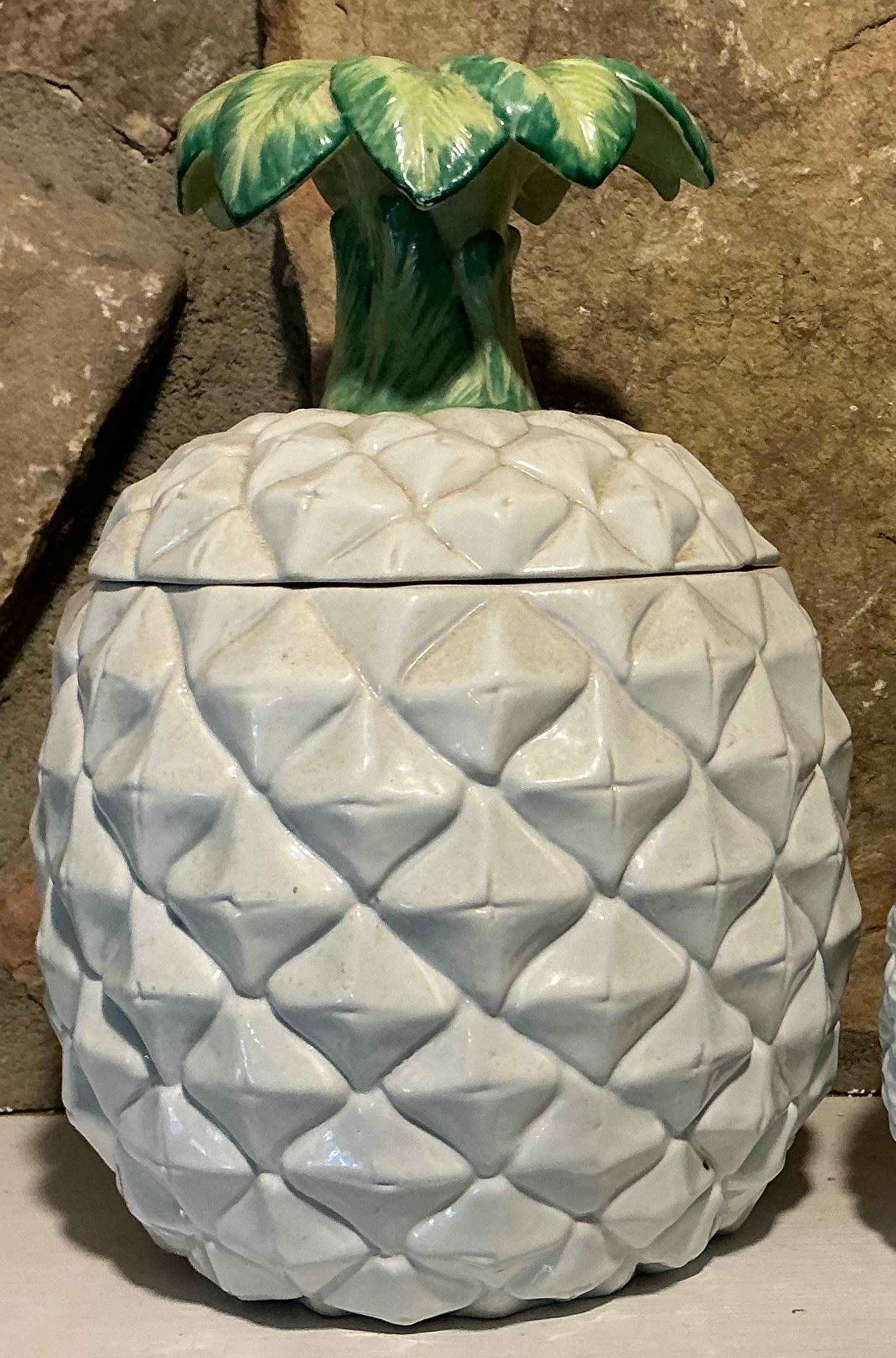 XX secolo Vasetti / Cachepot in ceramica a forma di ananas Hollywood Regency - coppia in vendita