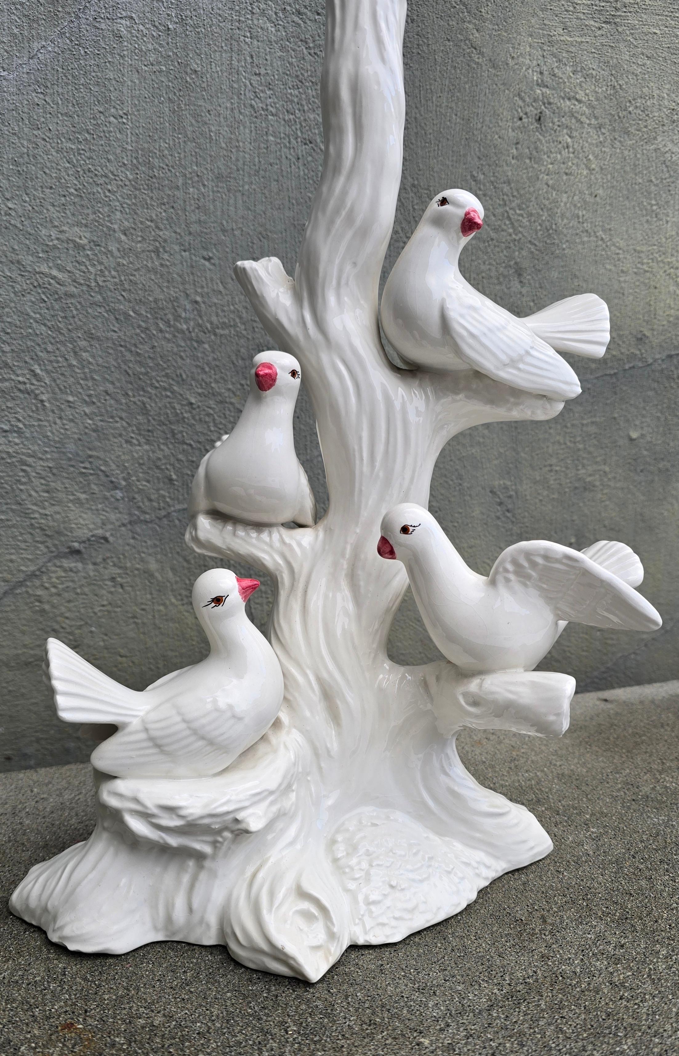 Hollywood Regency Italian Dove Lamp in White Ceramic, 1960s Italiano en venta