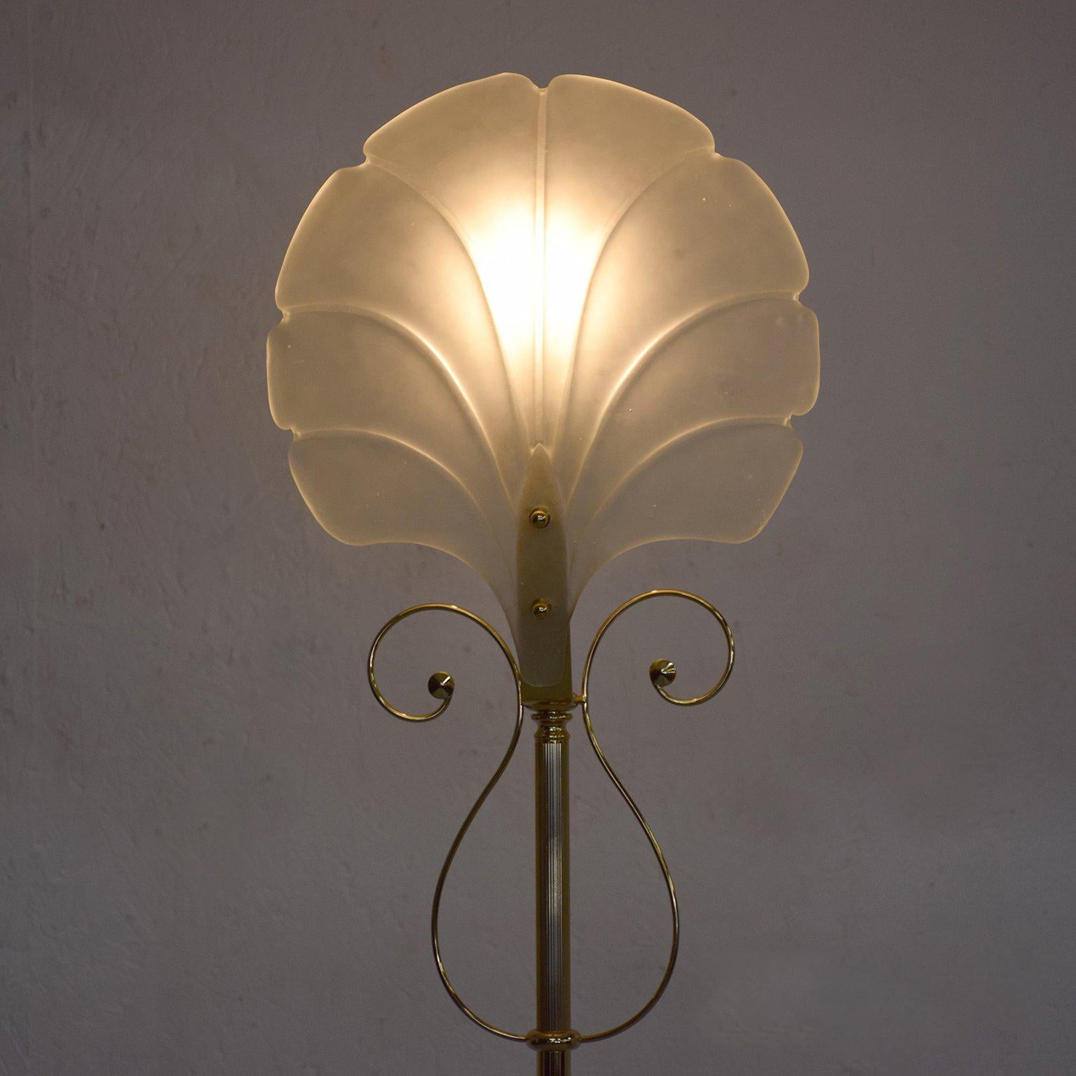 Mid-Century Modern Hollywood Regency Italian Floor Lamp with Frosted Glass Shade After Lalique
