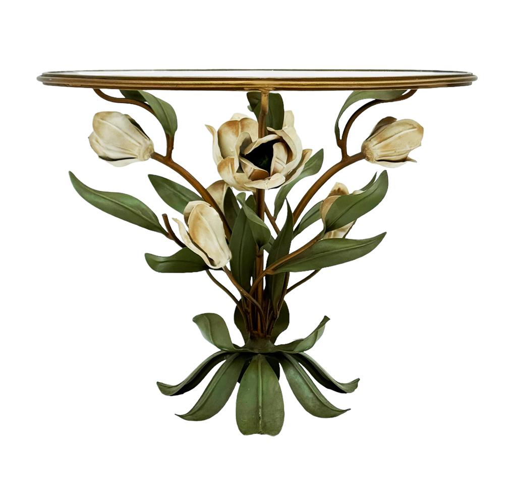 Milieu du XXe siècle Table d'appoint ou table à cocktail italienne Hollywood Regency en laiton et verre à motifs floraux  en vente
