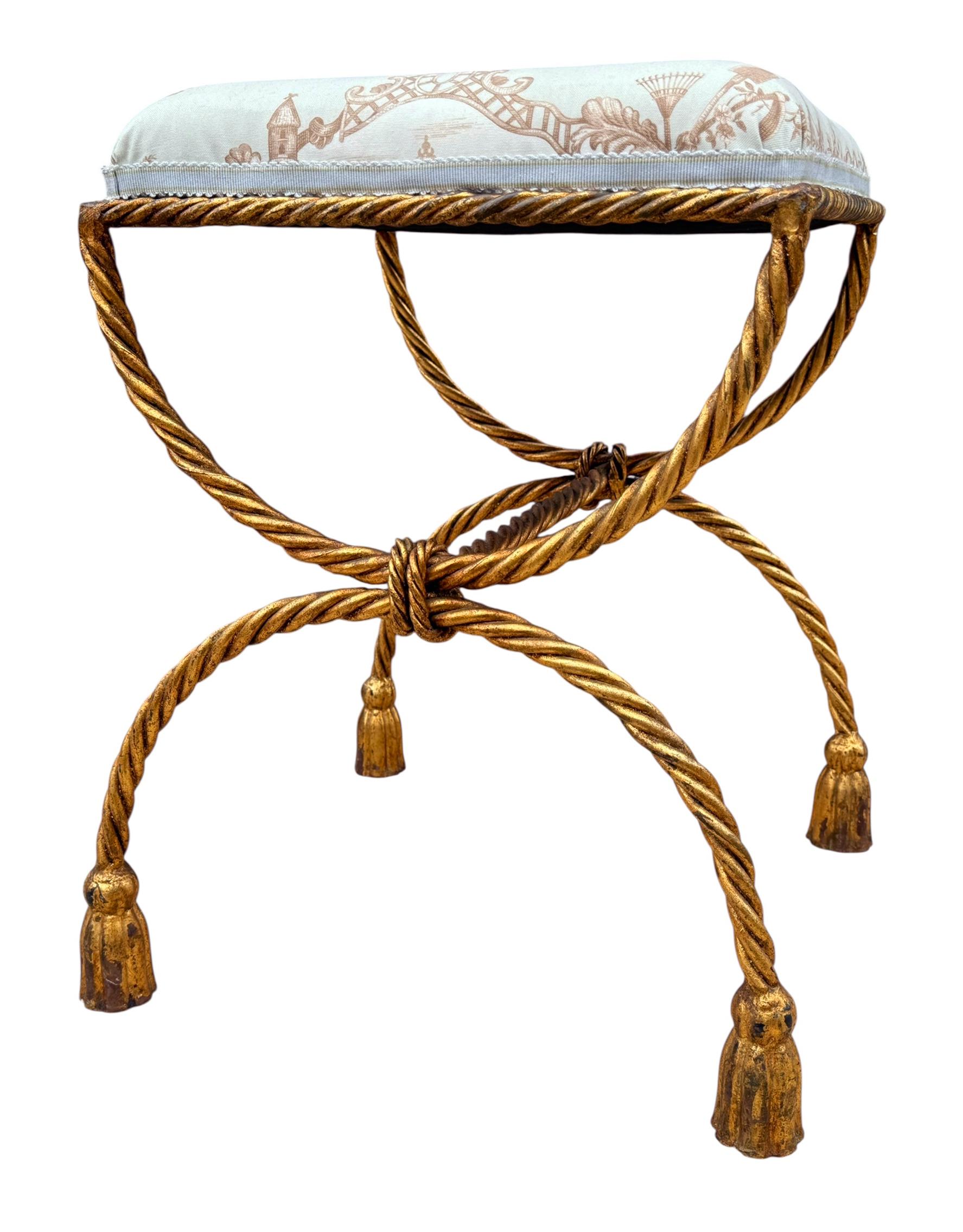 Hollywood Regency Italienisch Gold vergoldet Twisted Rope und Tassel Bank oder Ottomane (Metall) im Angebot