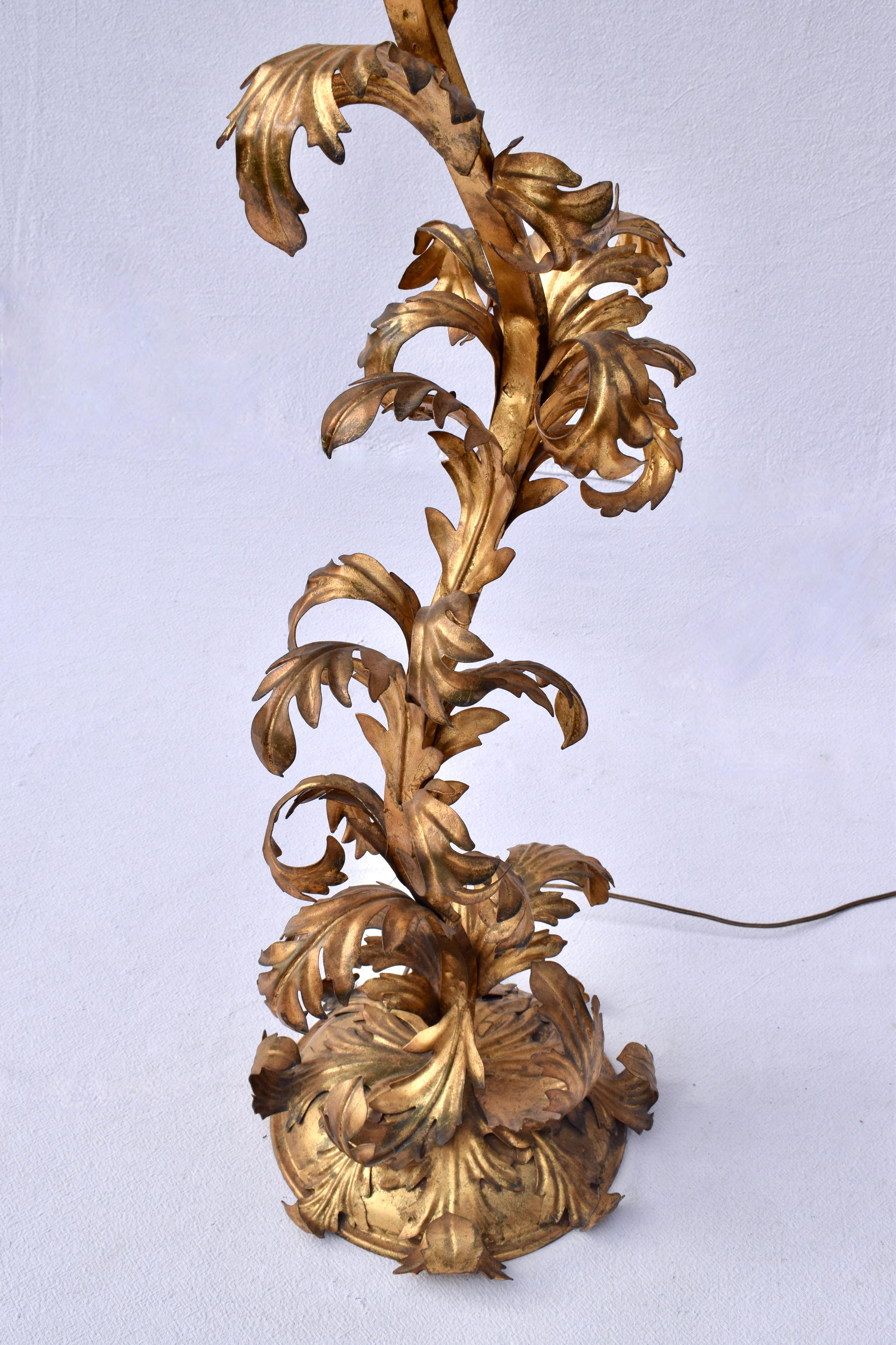 20th Century Hollywood Regency Italian Gold Gilt Iron Floor Lamp For Sale