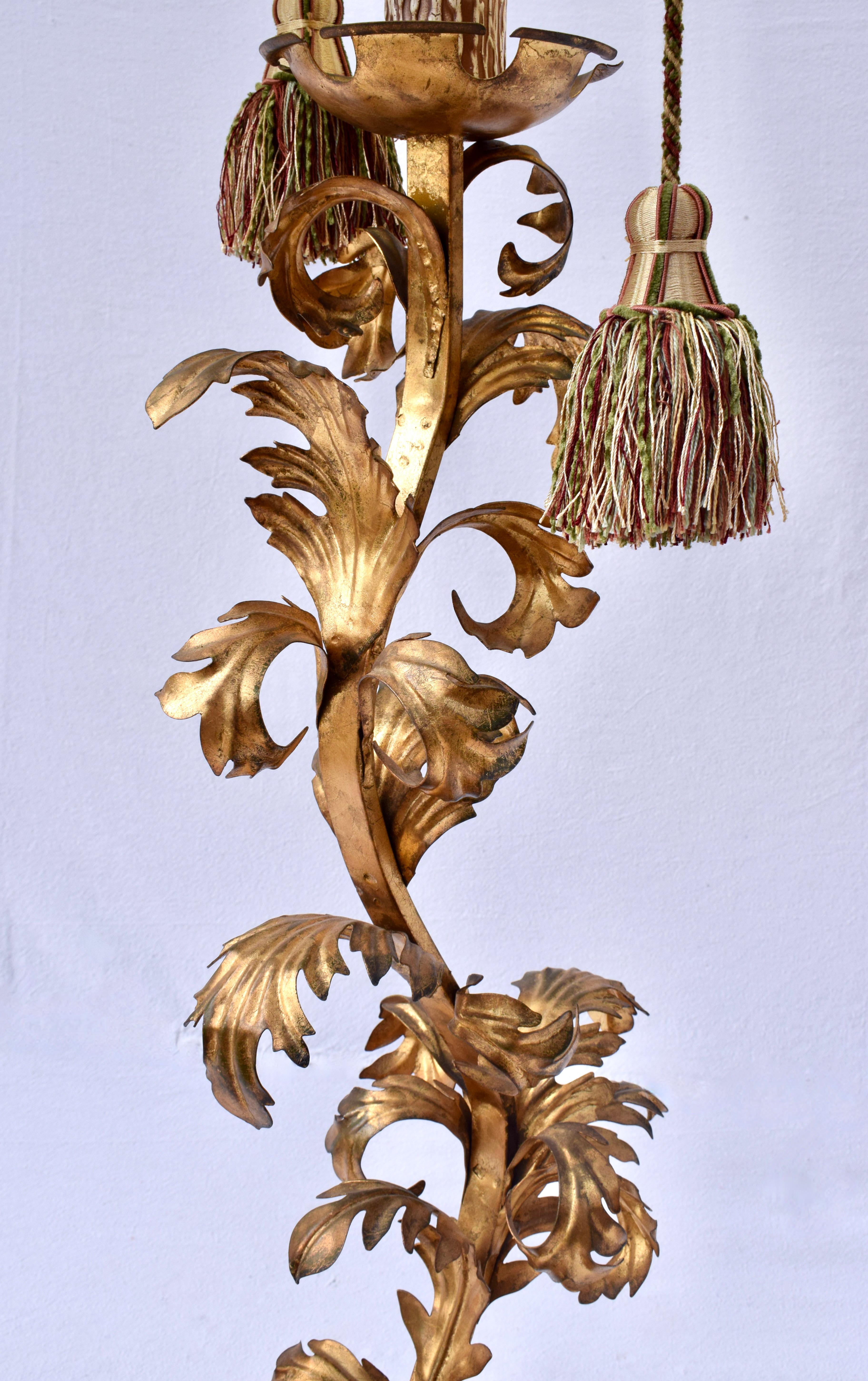 Hollywood Regency Italian Gold Gilt Iron Floor Lamp For Sale 1