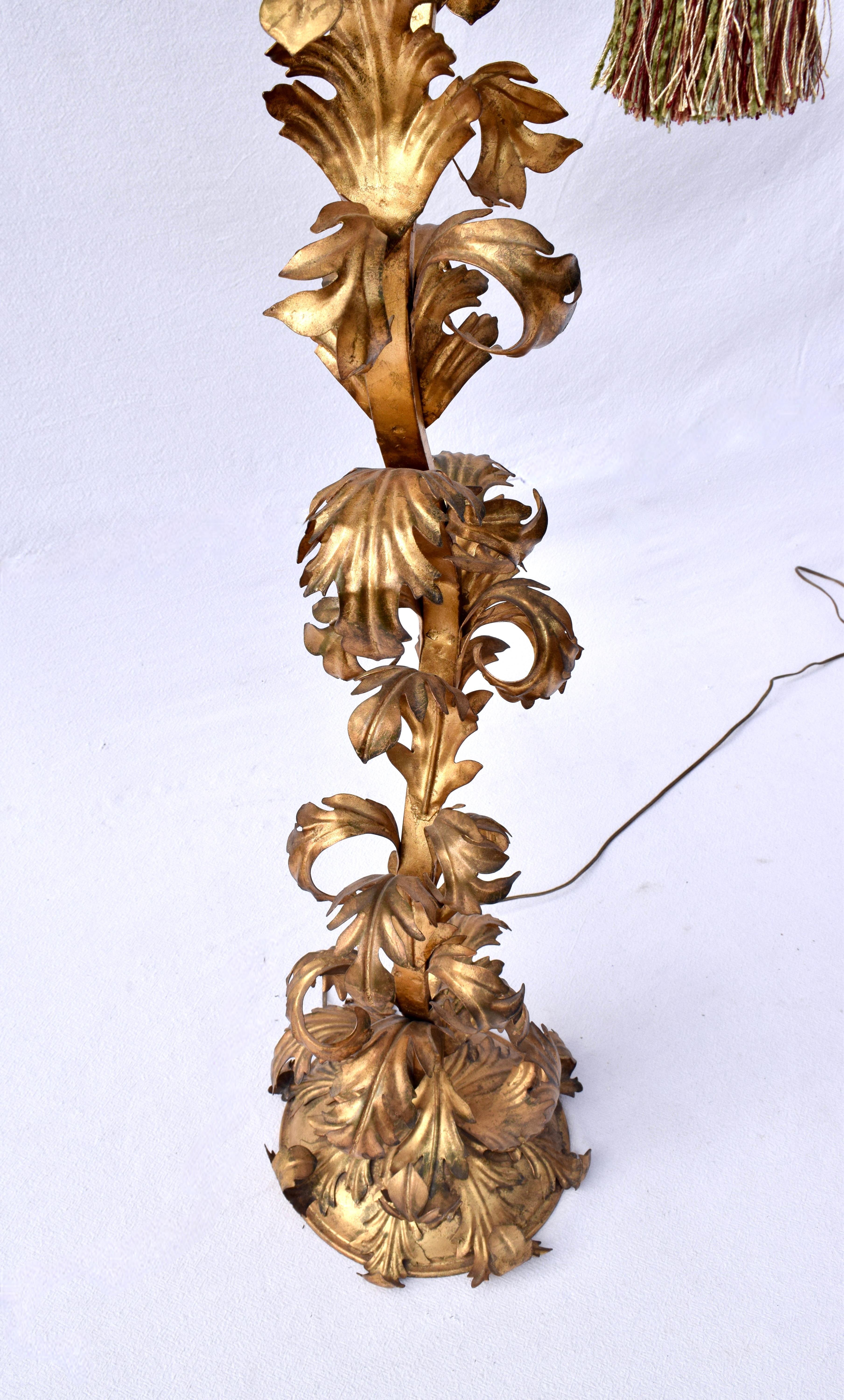 Hollywood Regency Italian Gold Gilt Iron Floor Lamp For Sale 3
