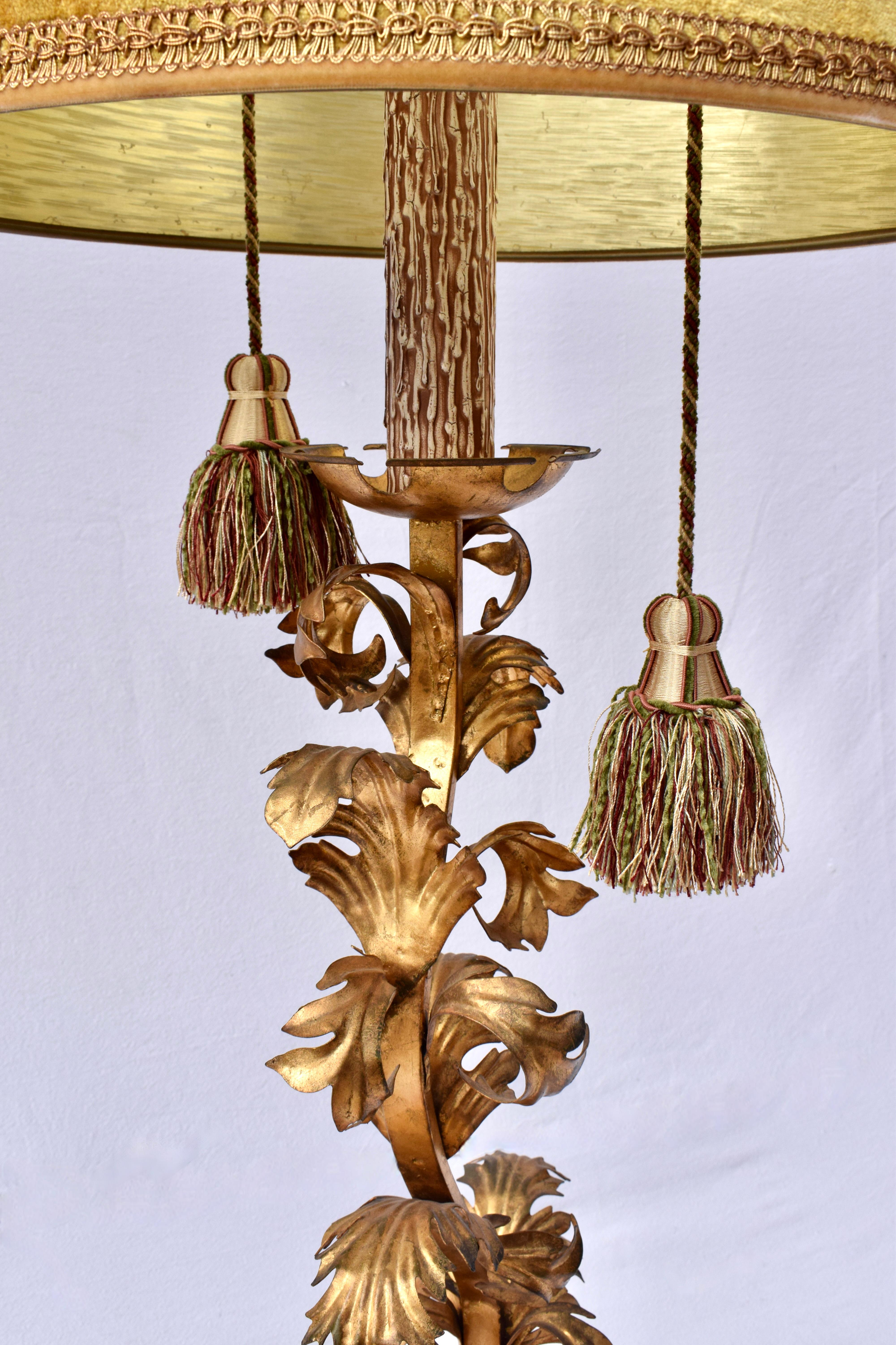 Hollywood Regency Italian Gold Gilt Iron Floor Lamp For Sale 4