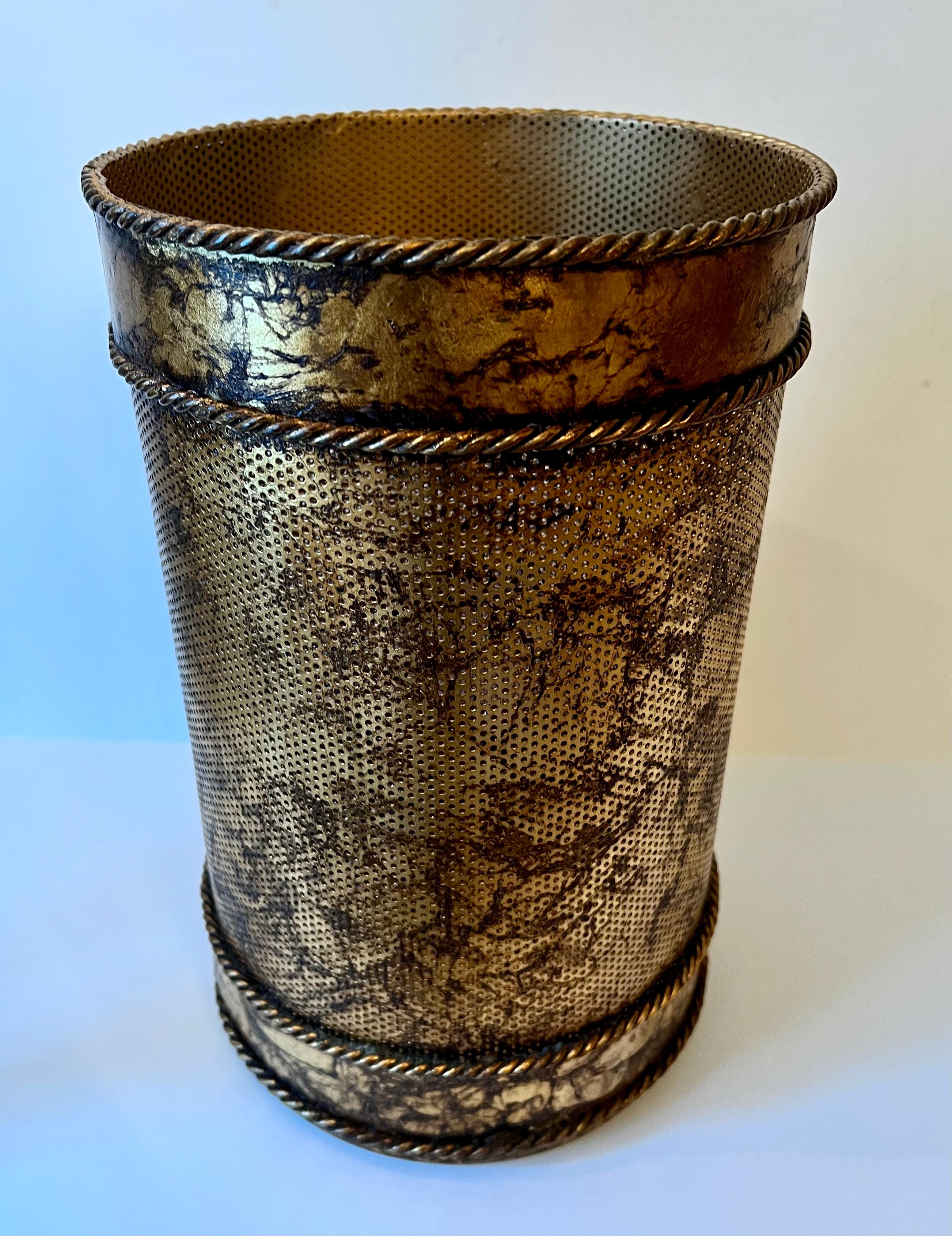 Hollywood Regency Italian Metal Gold Leaf Waste Bin or Basket In Good Condition In Los Angeles, CA