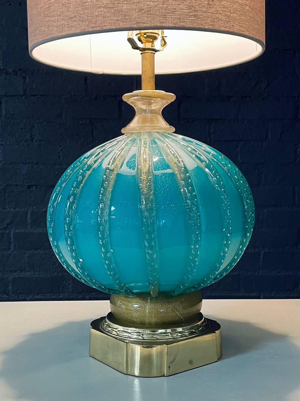 Lámpara de sobremesa italiana de Murano y latón Hollywood Regency, Bullicante turquesa en venta 1