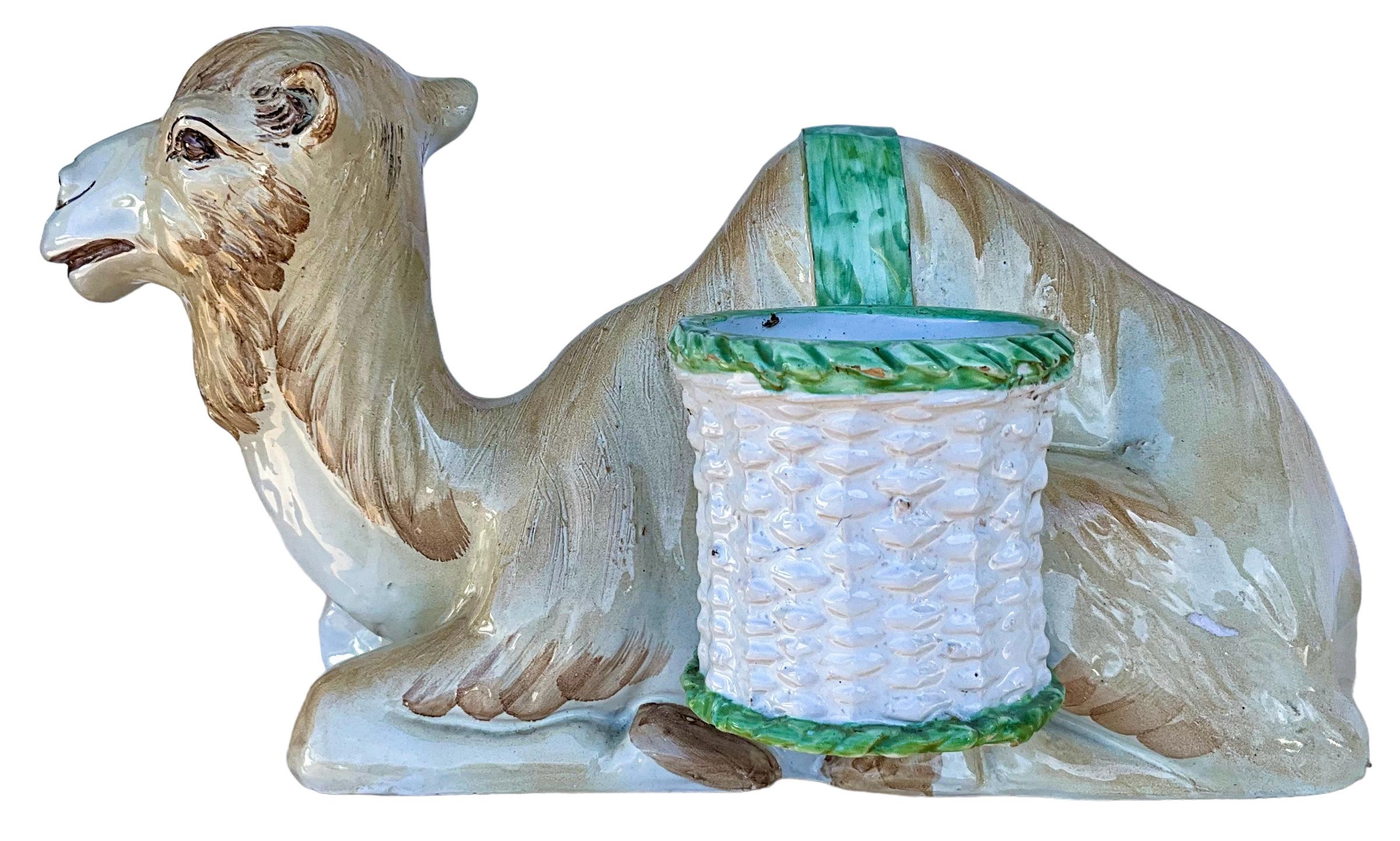 Terre cuite Cache pot / jardinière Hollywood Regency Italian Terracotta Camel Form Majolica en vente