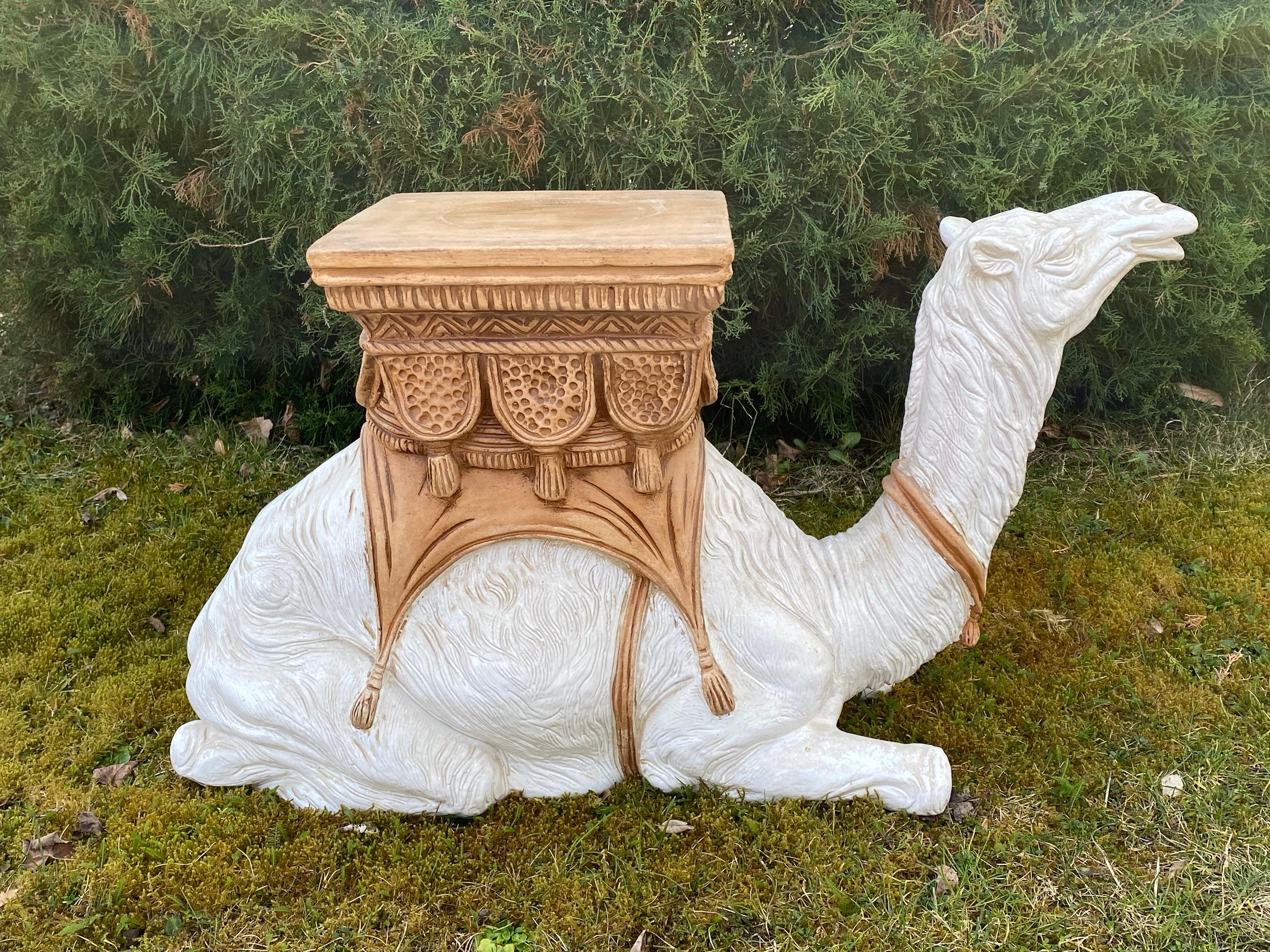 Mid-20th century glazed terracotta garden stool plant stand or seat, flower pot seat or side table. Handmade of terracotta. Vintage garden seat in the shape of a camel with a pedestal top, all in cream white ceramic with earth colored details. Nice