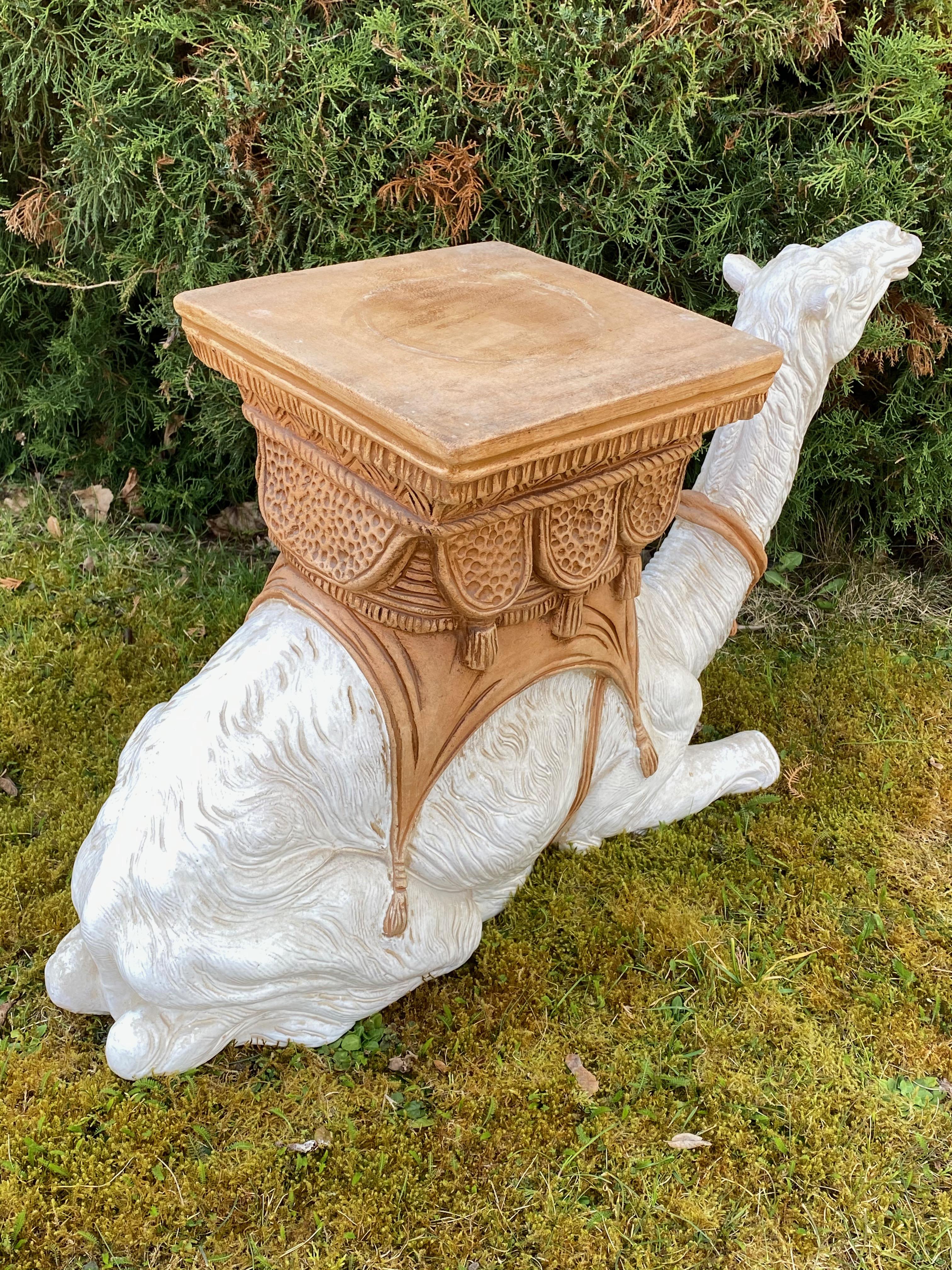 Hollywood Regency Italian Terracotta Camel Garden Stool Plant Stand or Seat In Good Condition In Nuernberg, DE