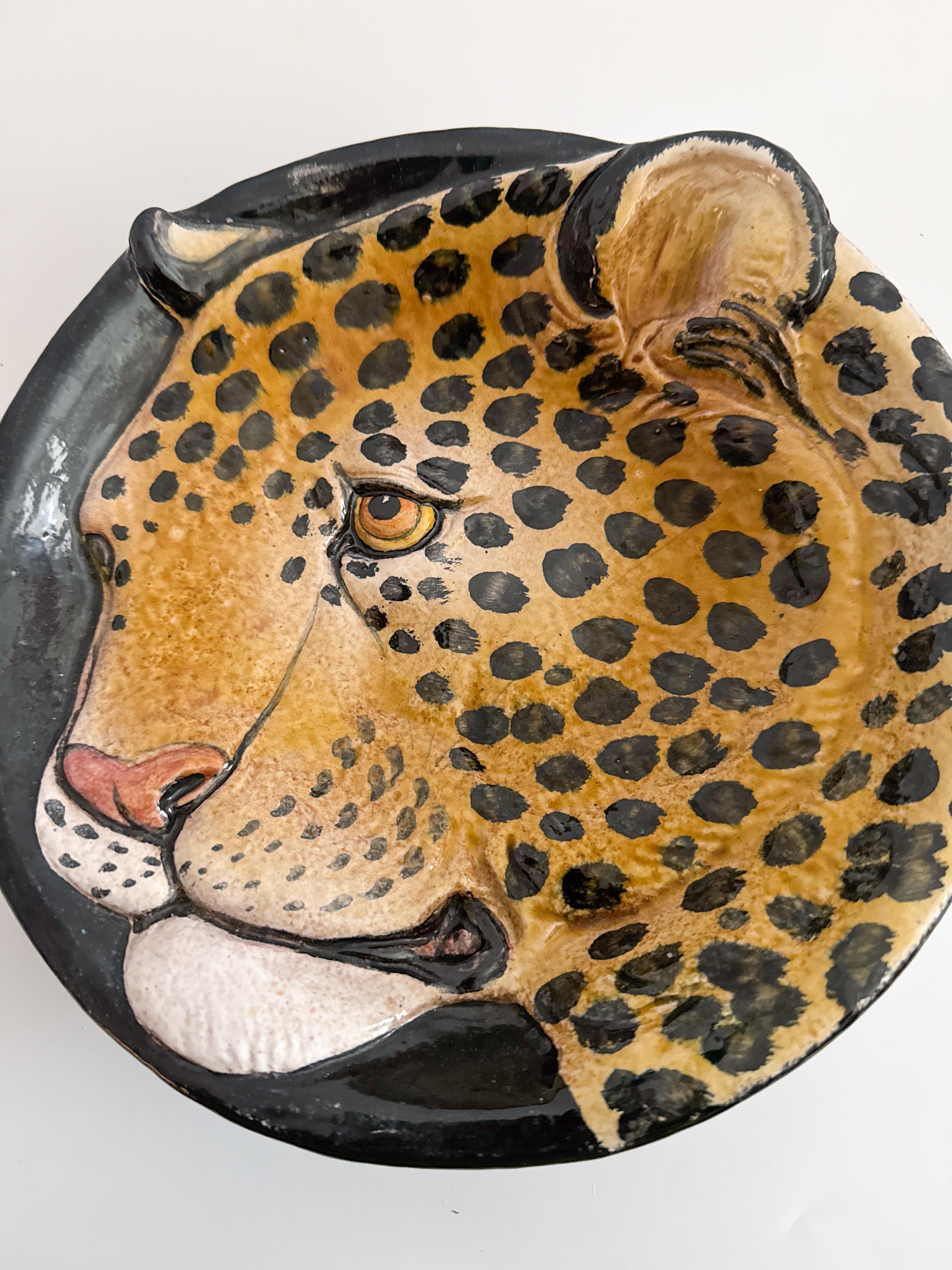 Dipinto a mano Paletta Hollywood Regency in terracotta italiana maiolicata smaltata Leopardo Ghepardo in vendita