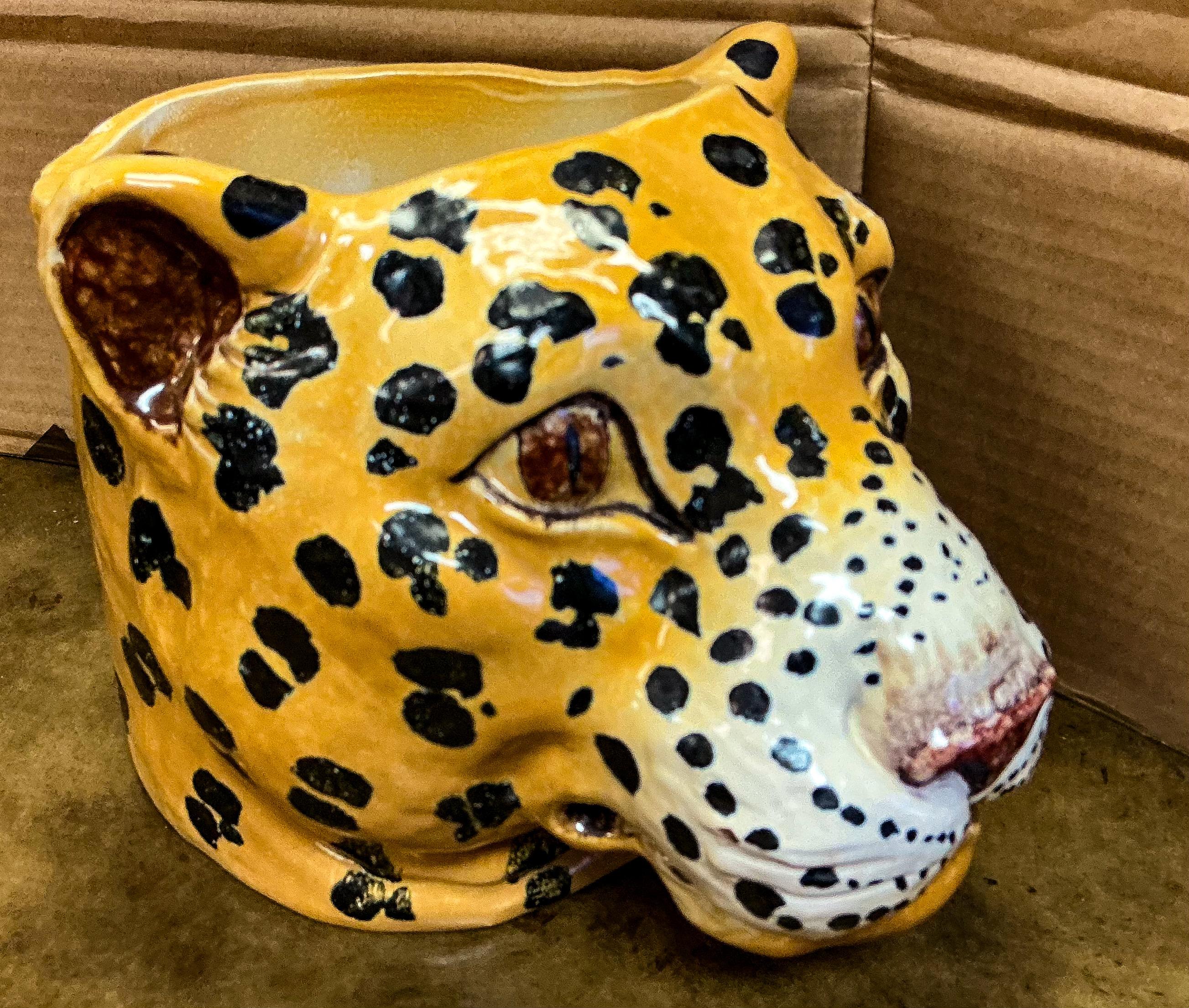 Hollywood Regency Italian Terracotta Majolica Glazed Leopard Planter / Cachepot In Good Condition In Kennesaw, GA