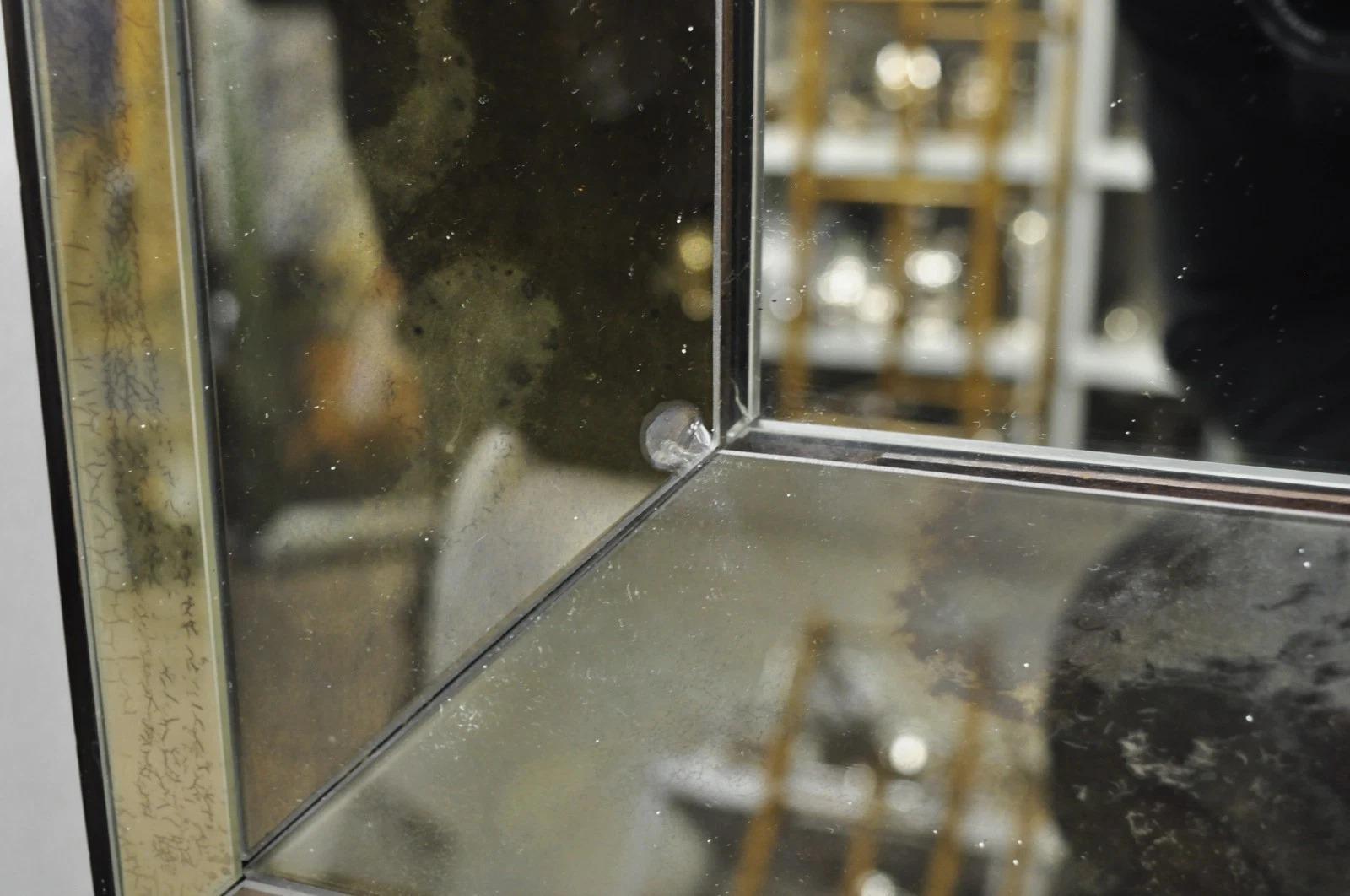 Specchio da parete in vetro fumè in stile Hollywood Regency James Mont in vendita 5