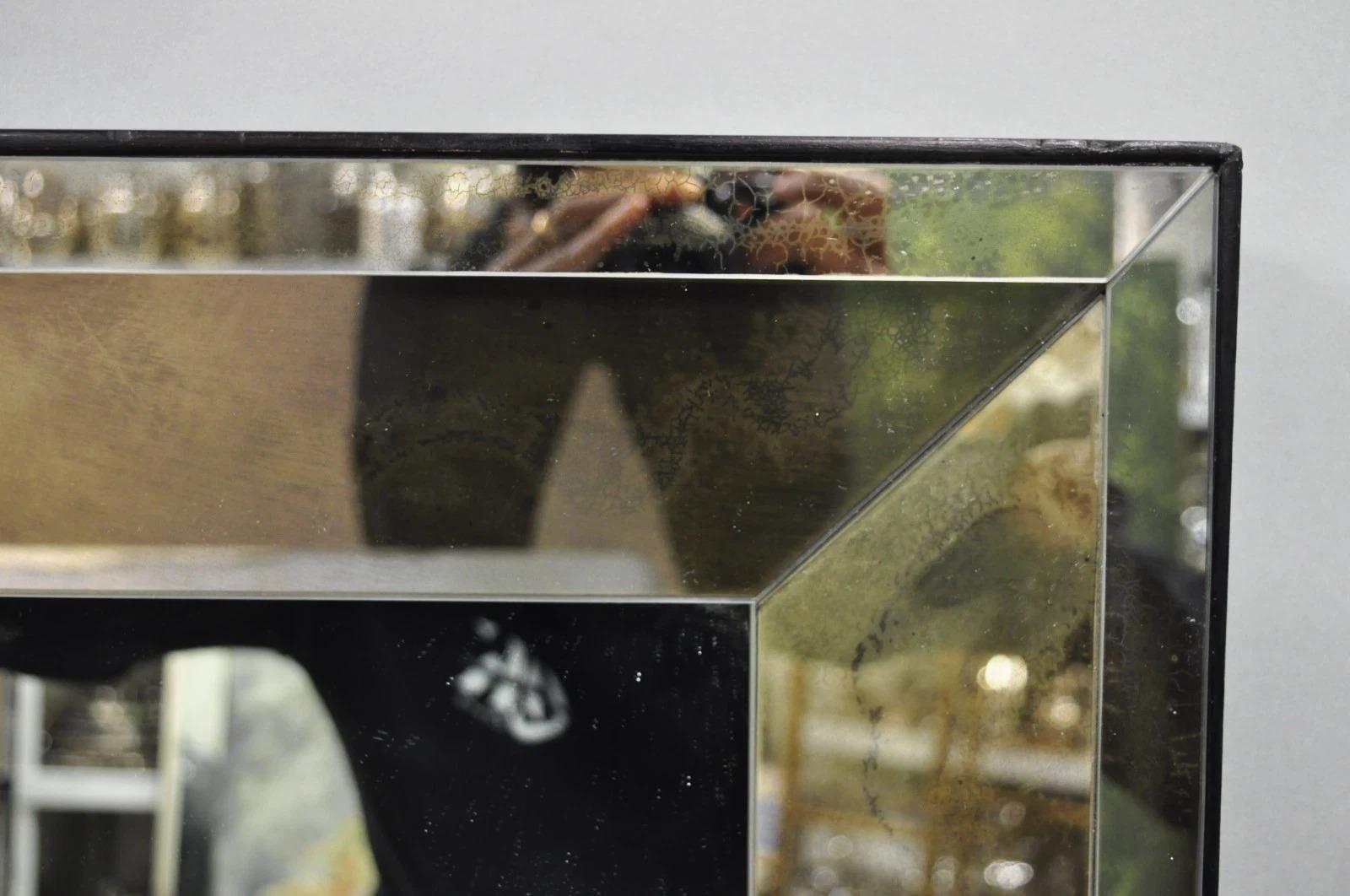 Specchio da parete in vetro fumè in stile Hollywood Regency James Mont in vendita 7