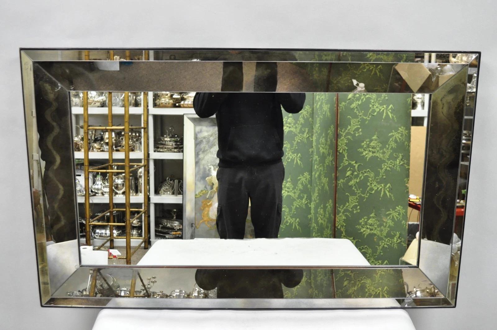 Specchio da parete in vetro fumè in stile Hollywood Regency James Mont in vendita 11