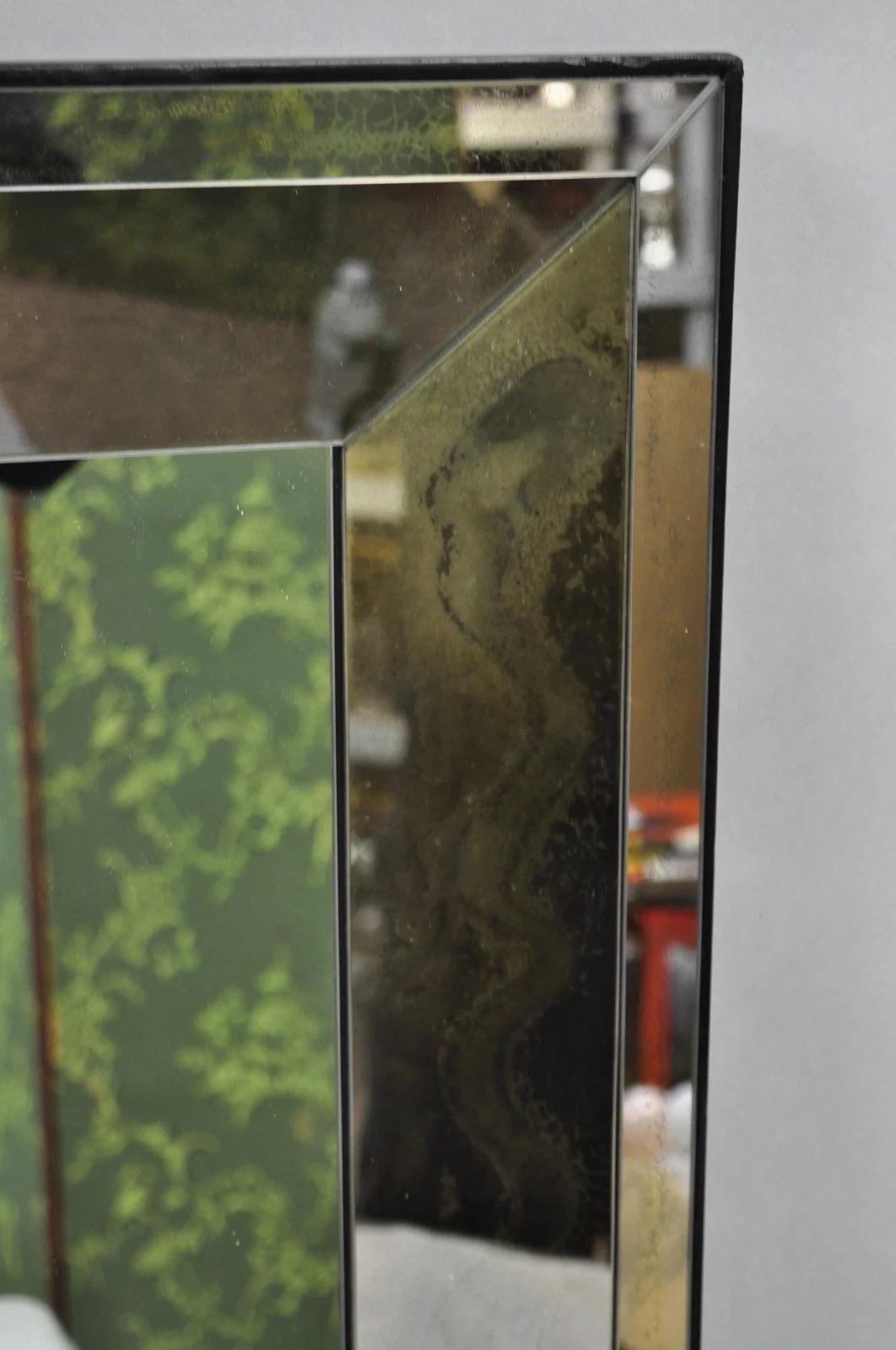 XX secolo Specchio da parete in vetro fumè in stile Hollywood Regency James Mont in vendita