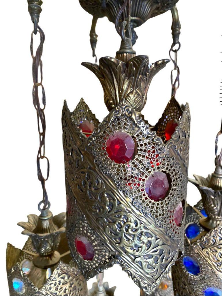 Metà XX secolo Lampadario a sospensione a 5 luci con prismi gioiello di Hollywood Regency, circa 1950 in vendita