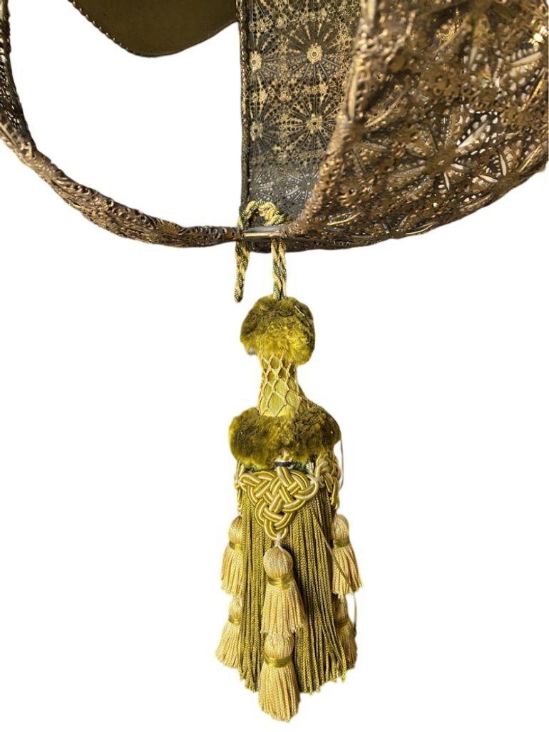 Lampada a sospensione in filigrana con prismi gioiello Hollywood Regency, circa 1950 in vendita 3