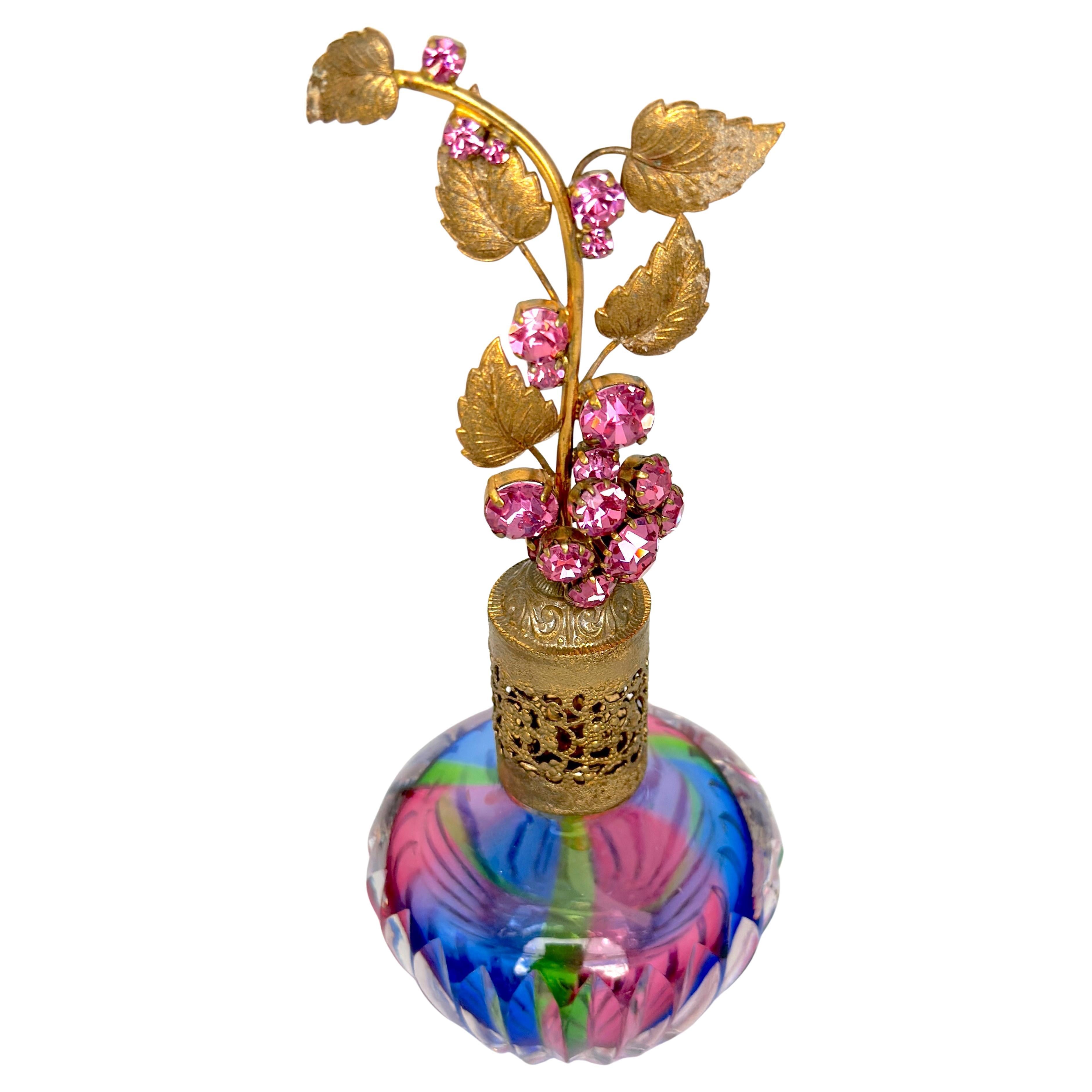 Bouteille de parfum en cristal taillé en arc-en-ciel, Hollywood Regency Jewell, Bohemia Crystal en vente