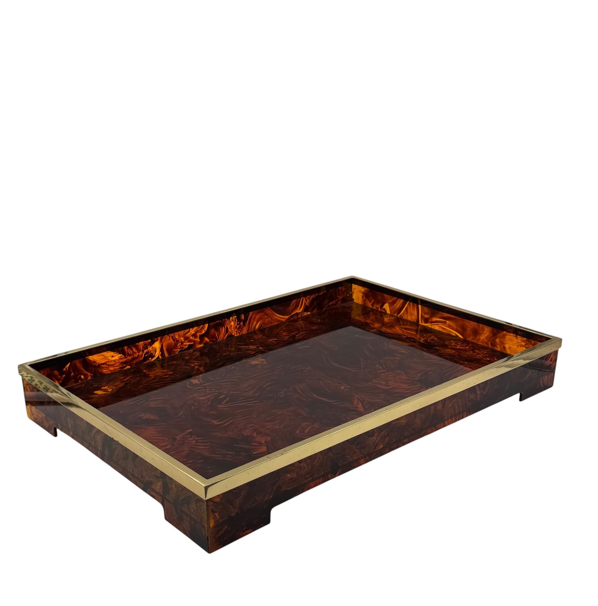 Hollywood regency large brass and tortoiseshell lucite tray, Italy 1970s in vendita 4