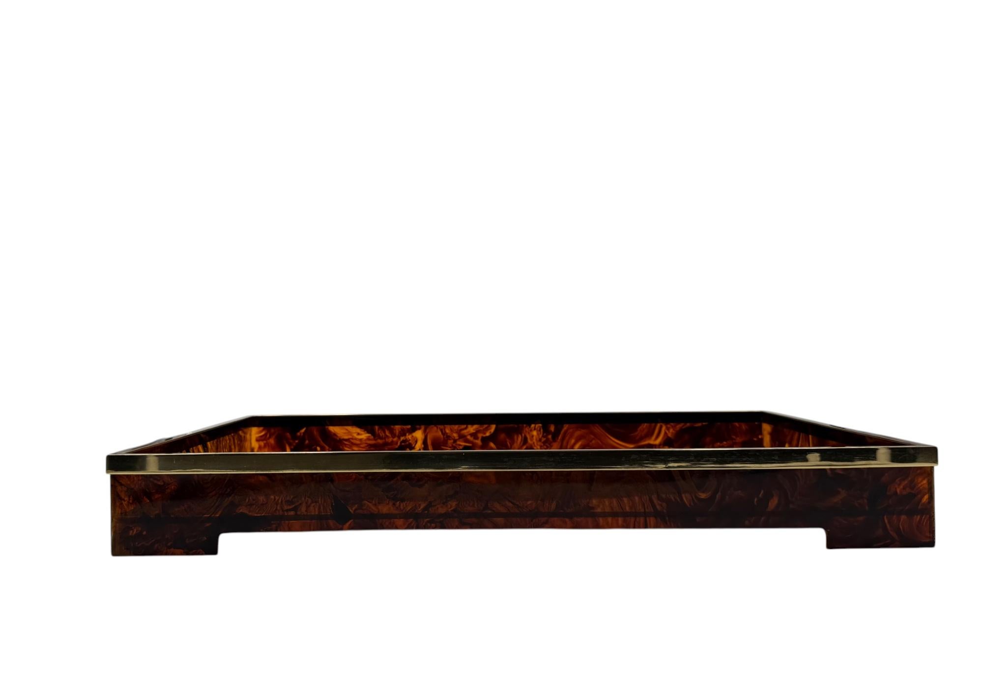 Late 20th Century Hollywood regency large brass and tortoiseshell lucite tray, Italy 1970s in vendita