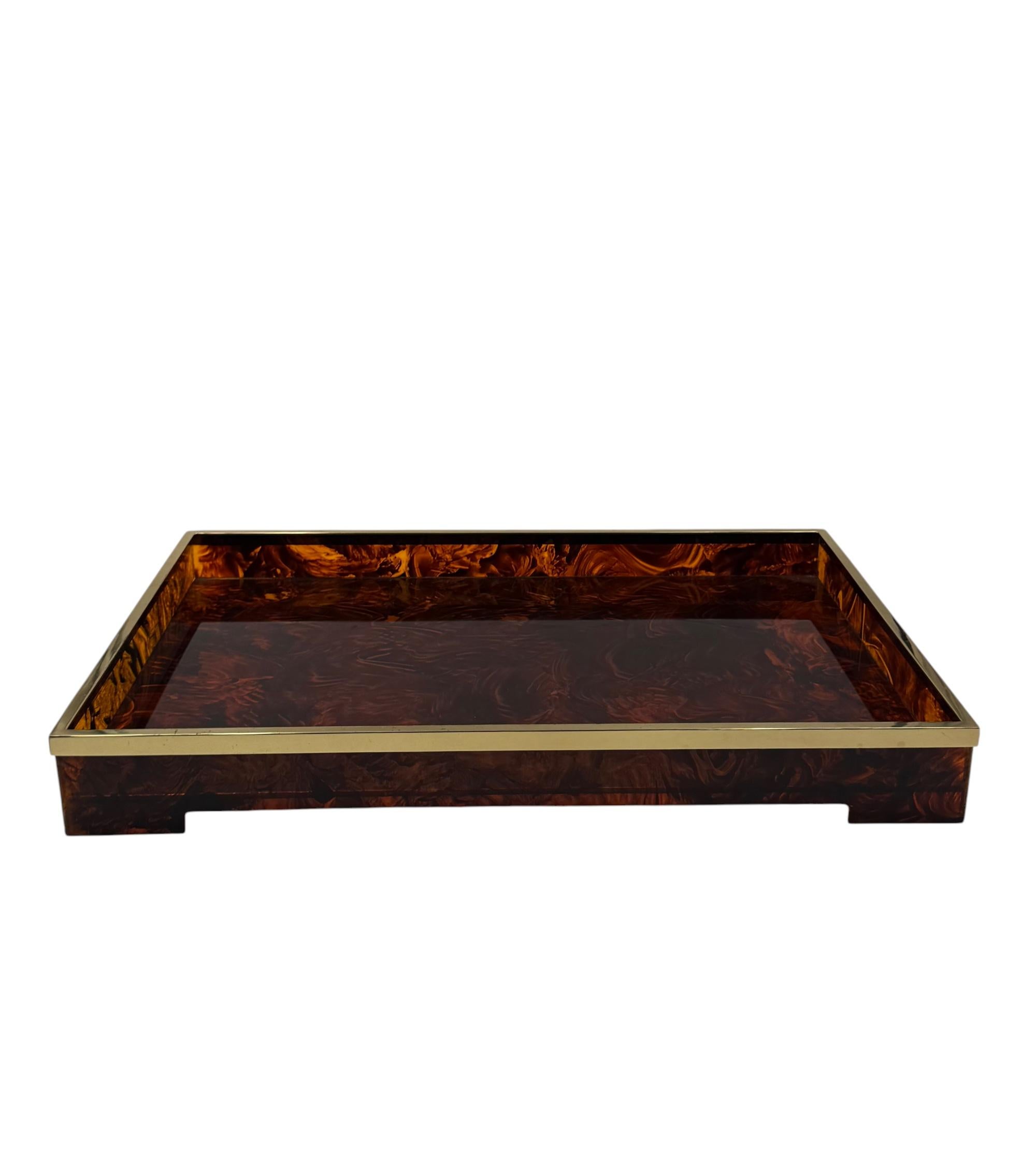 Plastica Hollywood regency large brass and tortoiseshell lucite tray, Italy 1970s in vendita