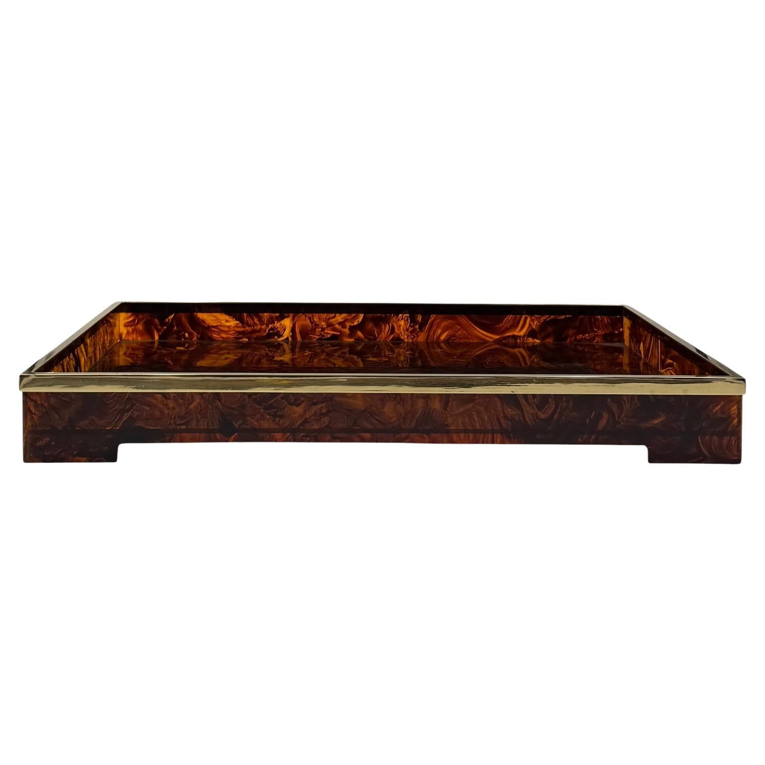 Hollywood regency large brass and tortoiseshell lucite tray, Italy 1970s in vendita