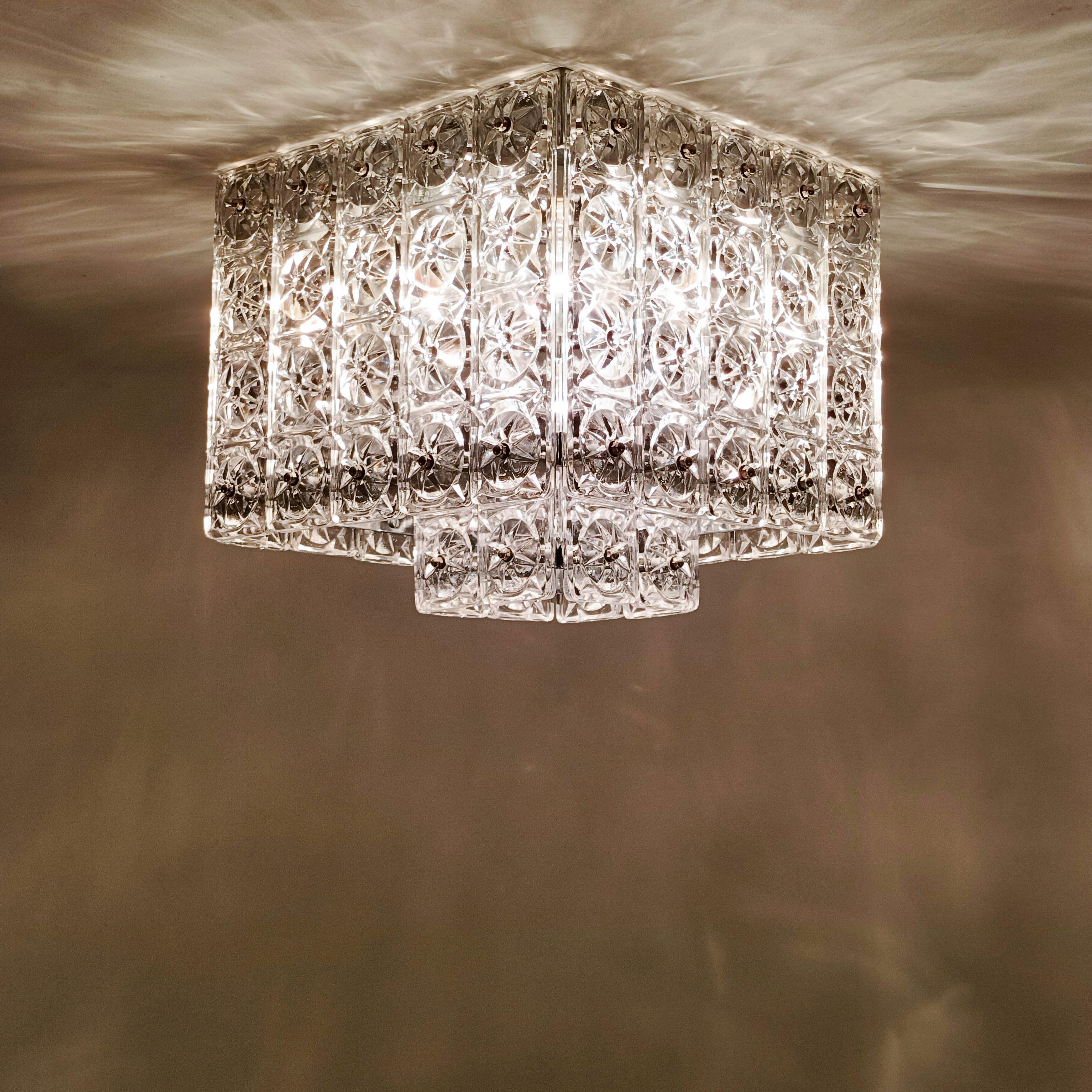 Hollywood Regency. Grande boîte d'encastrement en cristal de Kinkeldey, Allemagne, années 1970 en vente 3