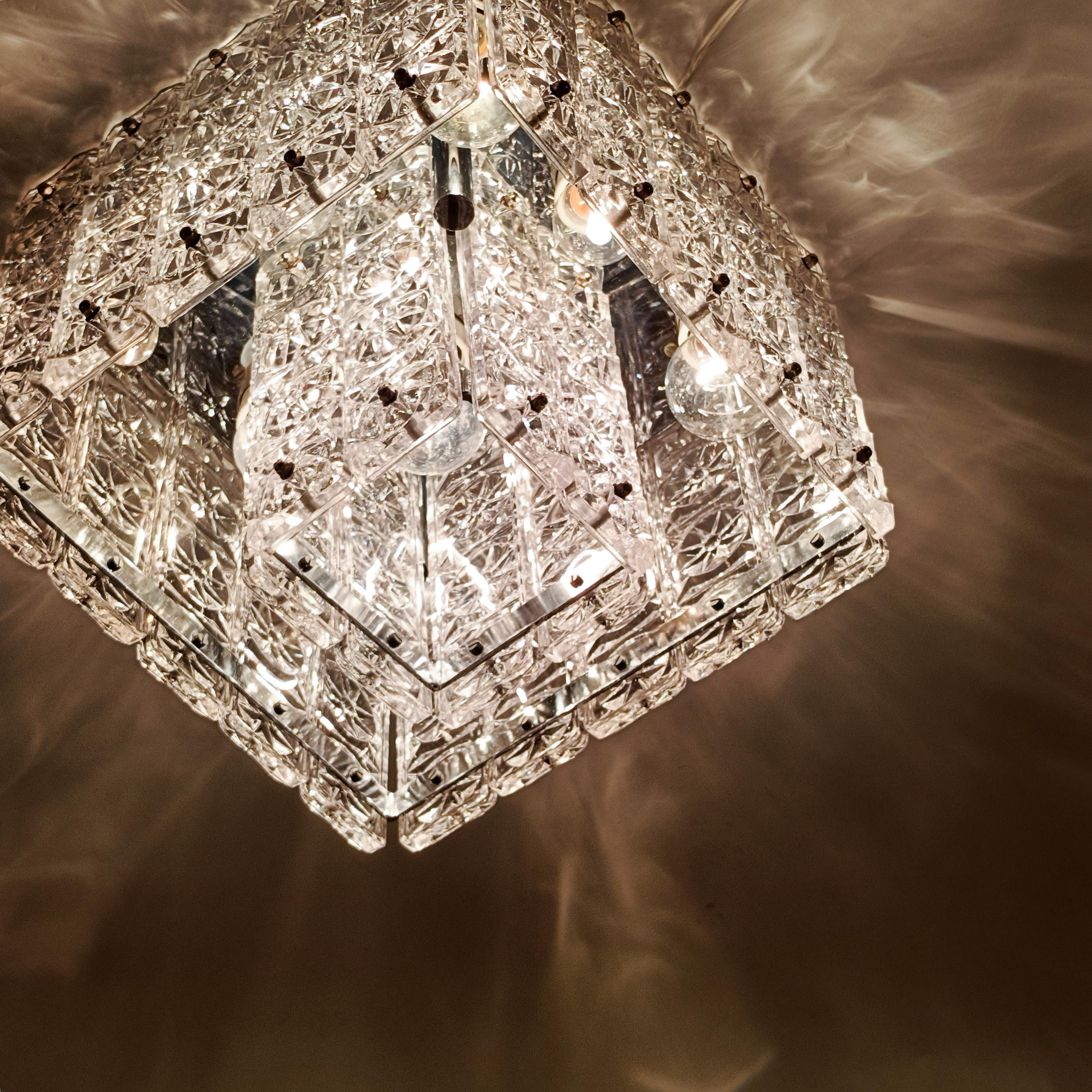 Hollywood Regency. Grande boîte d'encastrement en cristal de Kinkeldey, Allemagne, années 1970 en vente 8