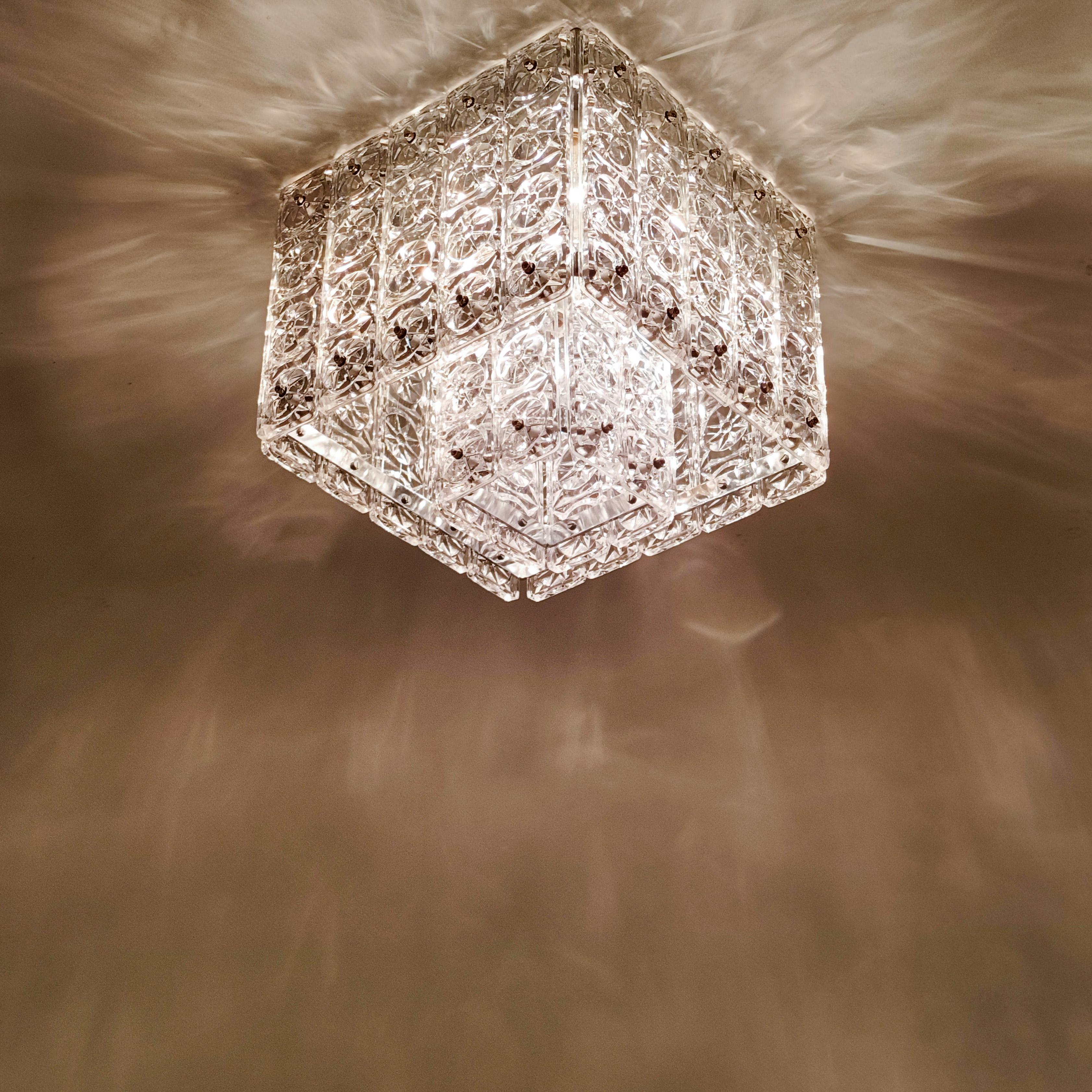 Hollywood Regency. Grande boîte d'encastrement en cristal de Kinkeldey, Allemagne, années 1970 en vente 2