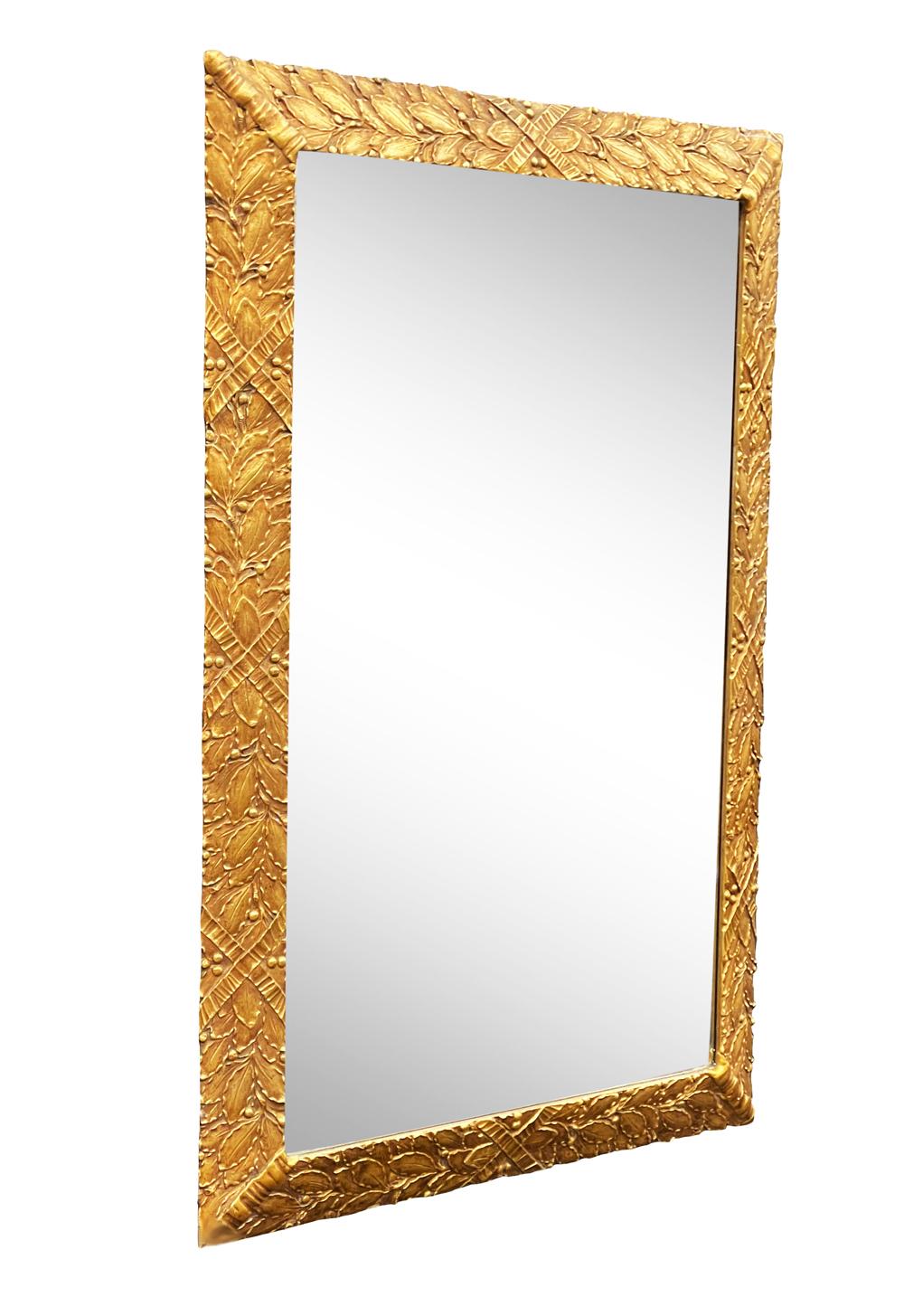 Hollywood Regency Large Italian Rectangular Mirror in Gold Gilded Carved Wood For Sale 3