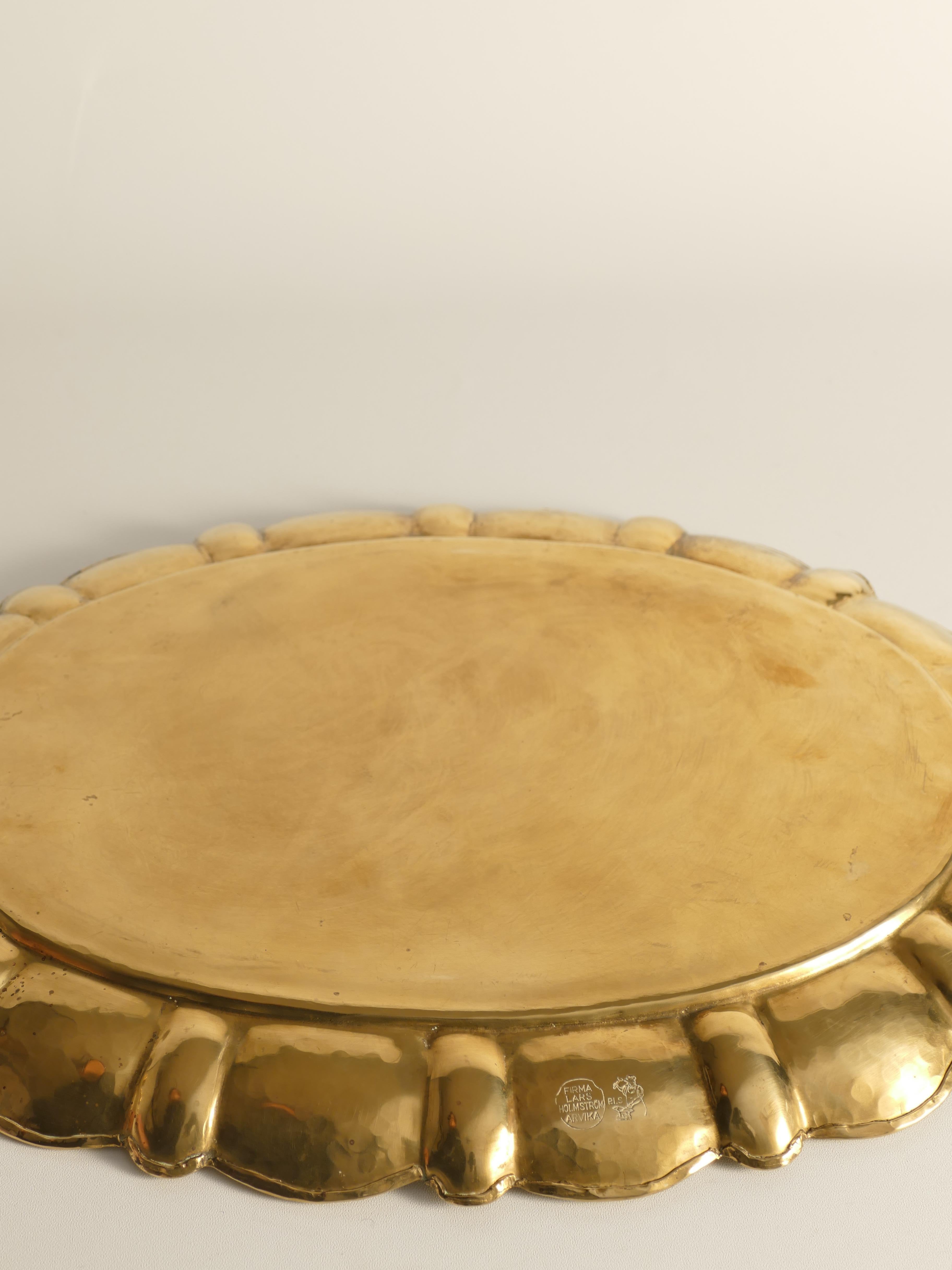 Bandeja ovalada grande de latón Hollywood Regency de Firma Lars Holmström, Suecia Años 40 en venta 3