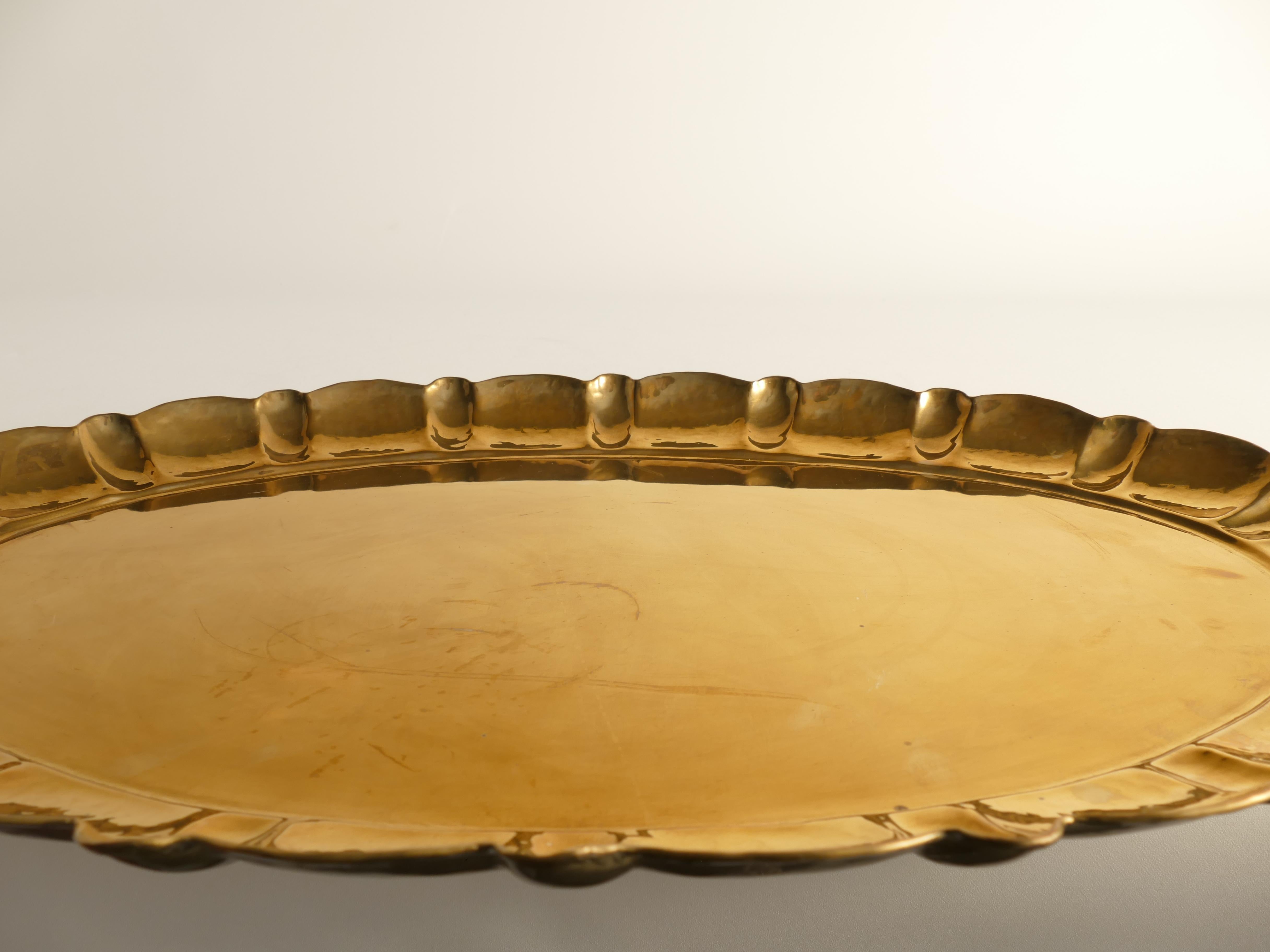 Bandeja ovalada grande de latón Hollywood Regency de Firma Lars Holmström, Suecia Años 40 en venta 7