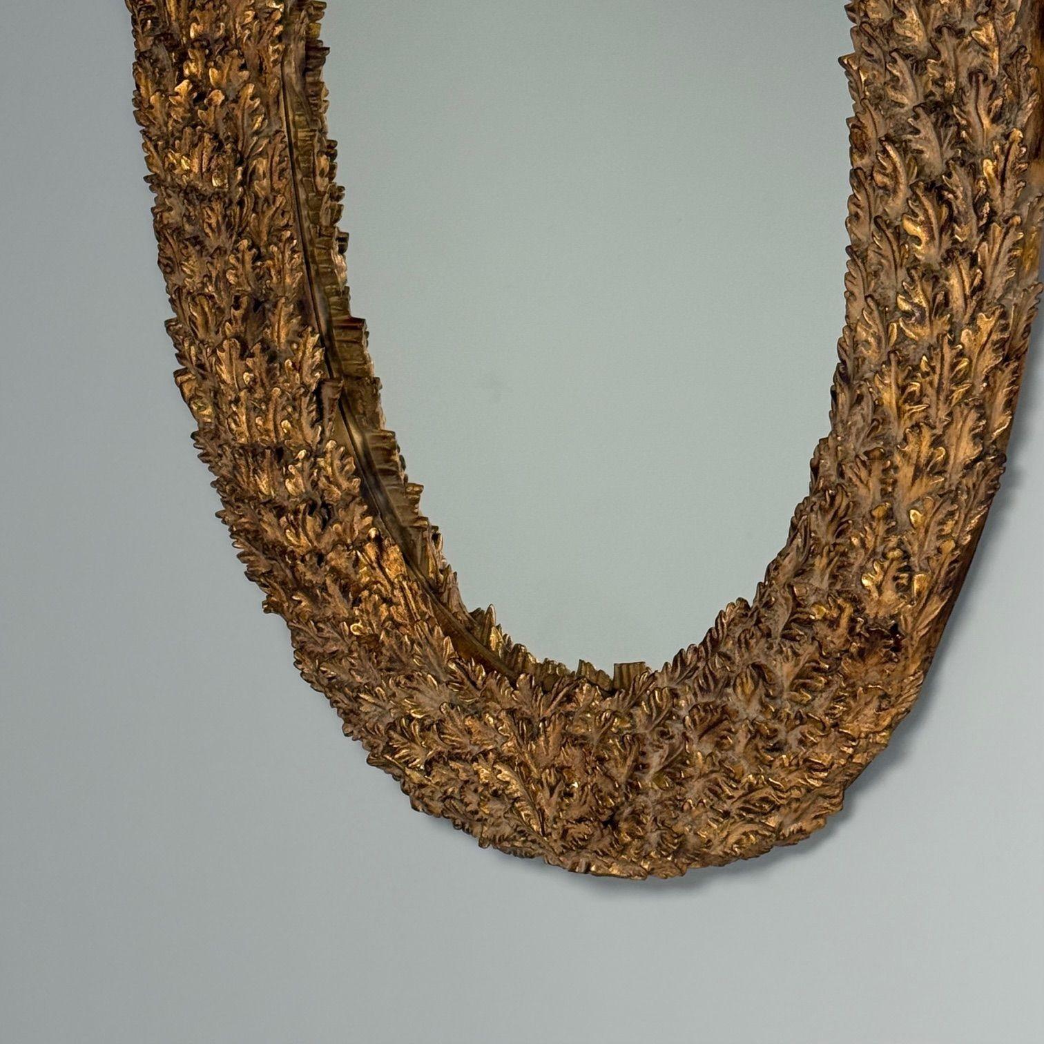 Miroir Grands miroirs muraux ovales Hollywood Regency, bois doré sculpté et motif de feuilles, 21e siècle en vente