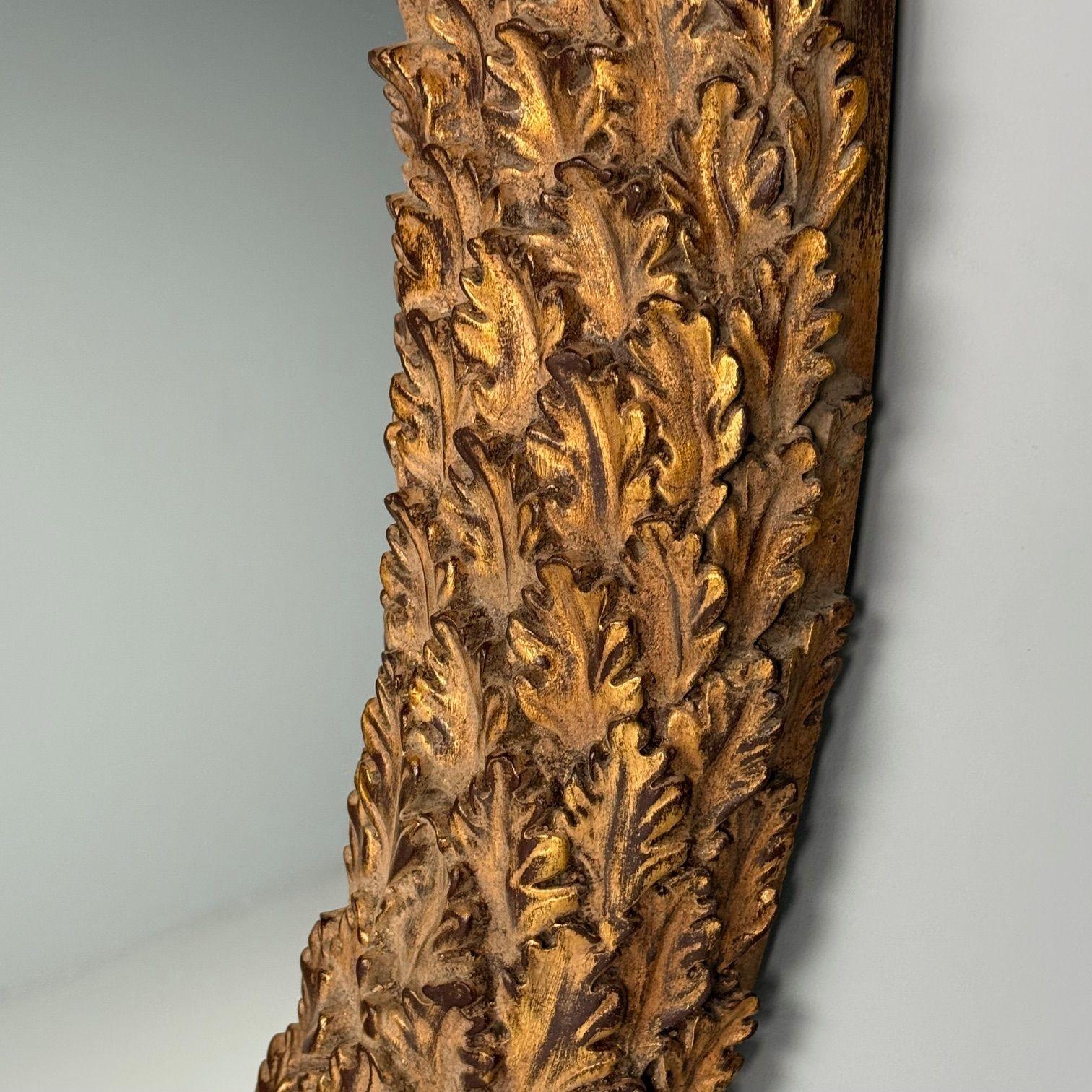 Grands miroirs muraux ovales Hollywood Regency, bois doré sculpté et motif de feuilles, 21e siècle en vente 3