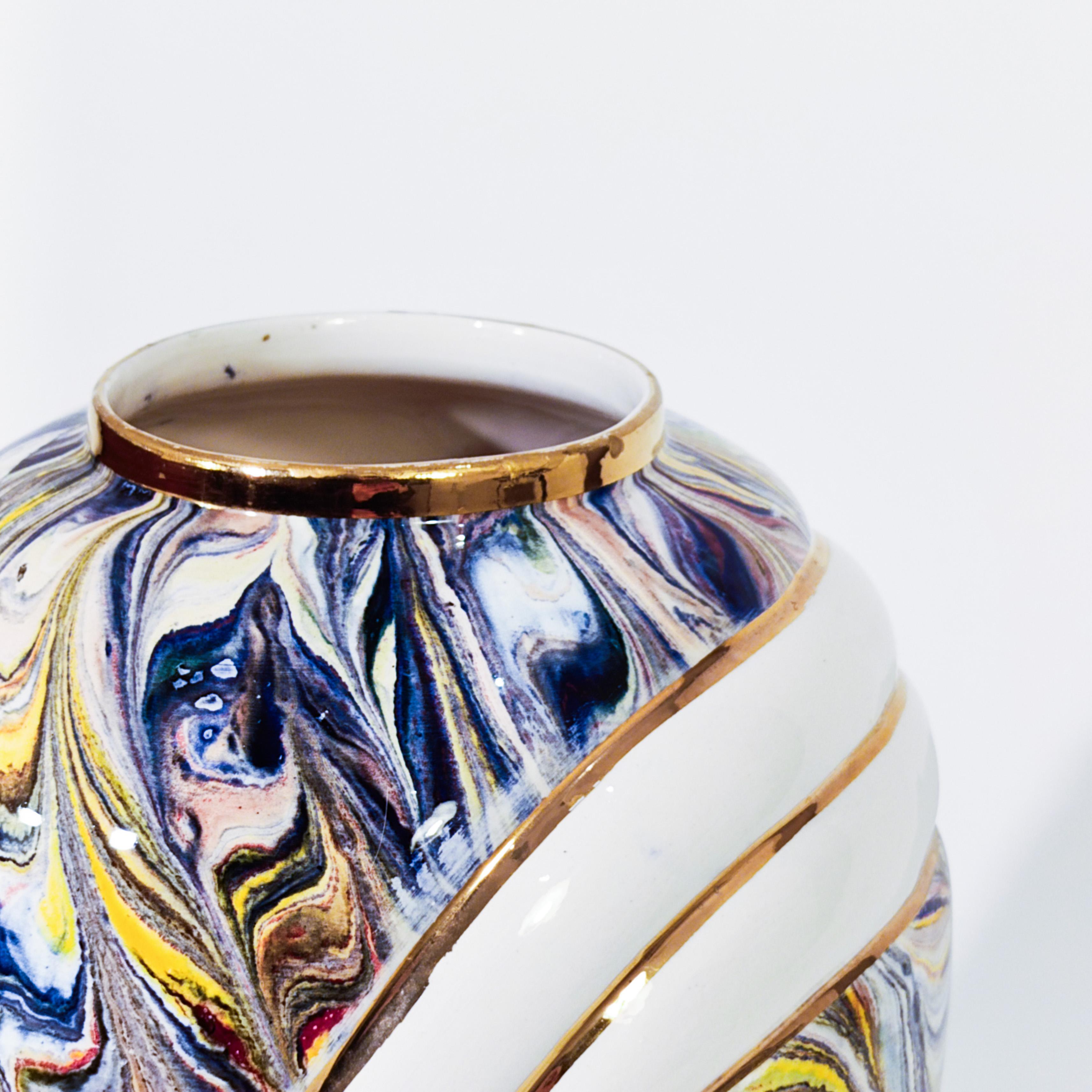 Fine XX secolo Hollywood Regency. Grande vaso postmoderno in ceramica di Manises, Spagna, anni '80 in vendita