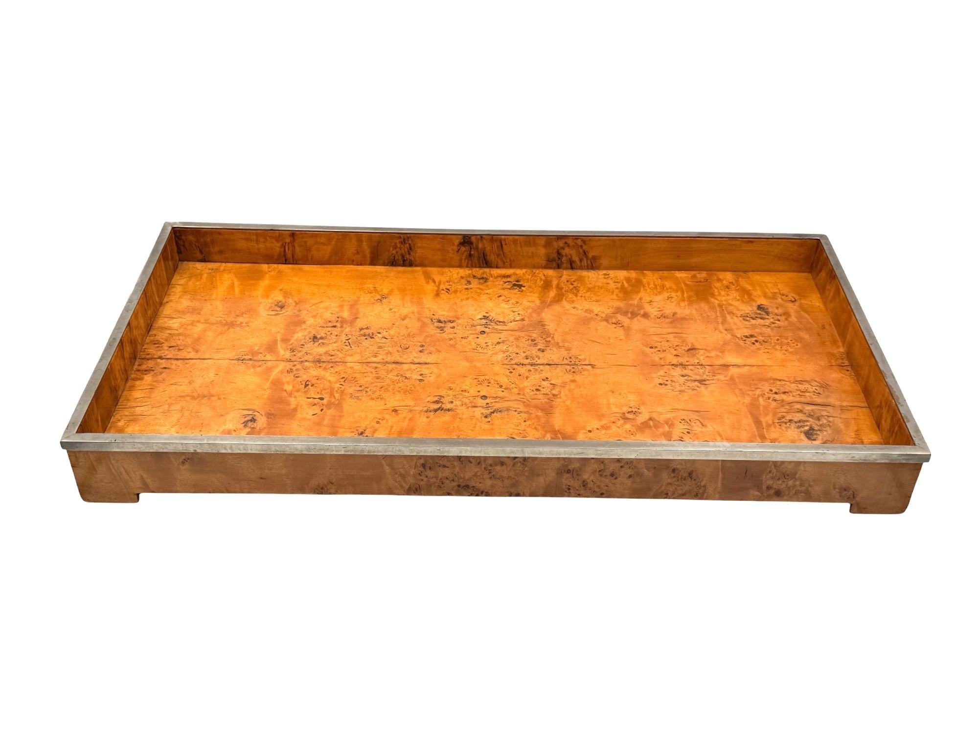 Großes Hollywood-Regency-Tablett aus Holz und Messing, Italien 1970er Jahre im Angebot 4