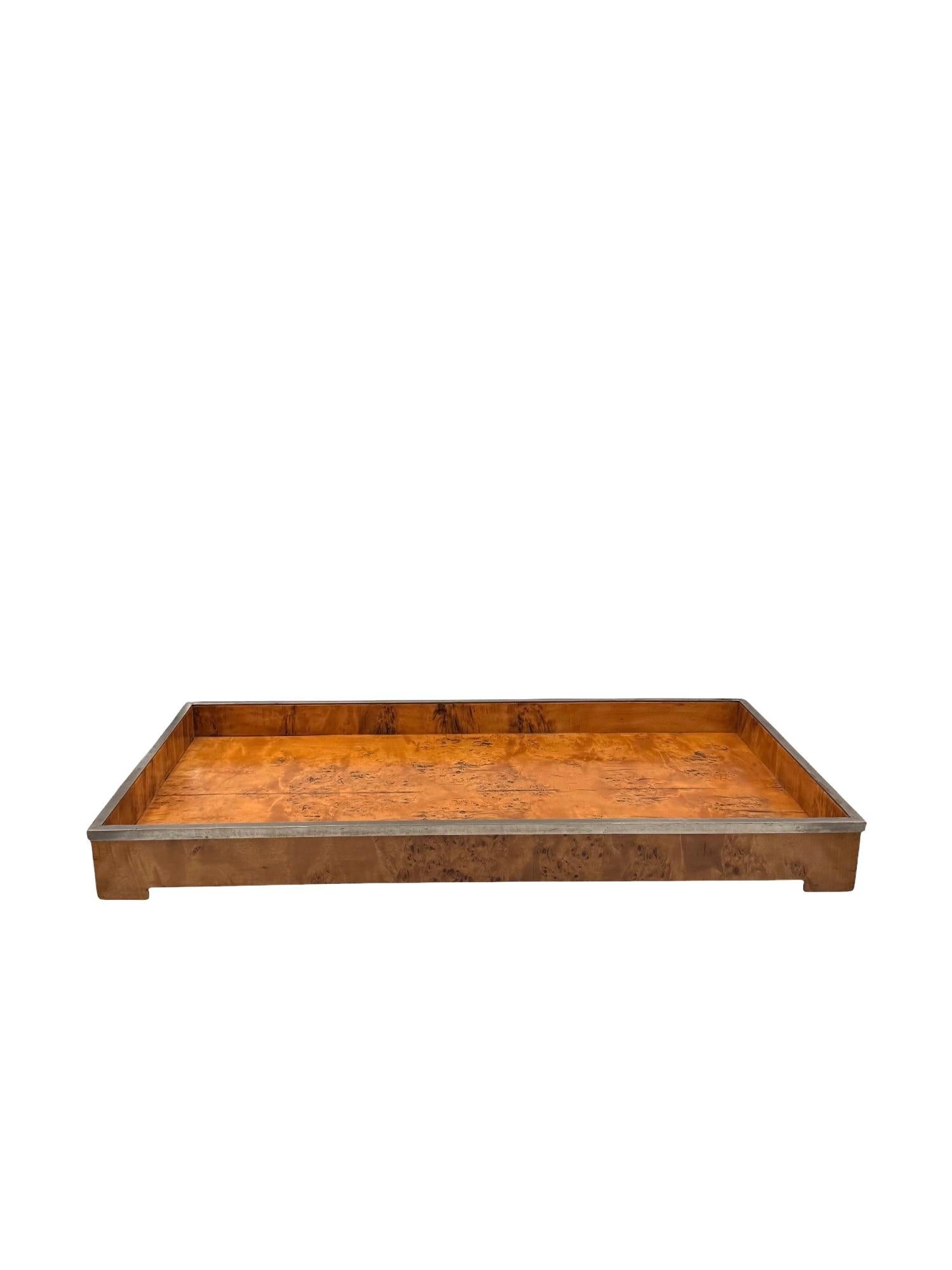 Großes Hollywood-Regency-Tablett aus Holz und Messing, Italien 1970er Jahre (Late 20th Century) im Angebot