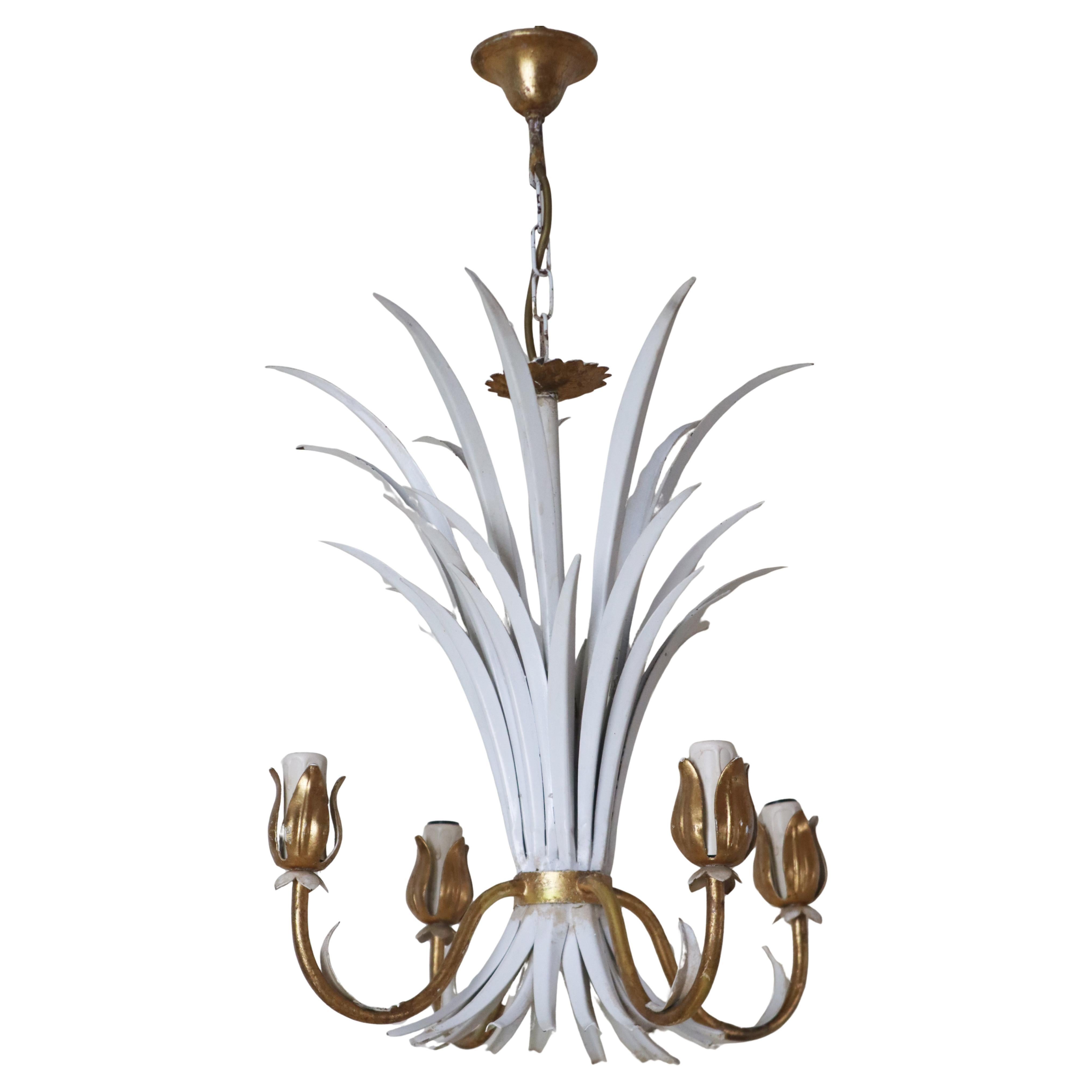 Hollywood Regency Leaf Chandelier In White And Gold By Hans Kögel, 1960s For Sale