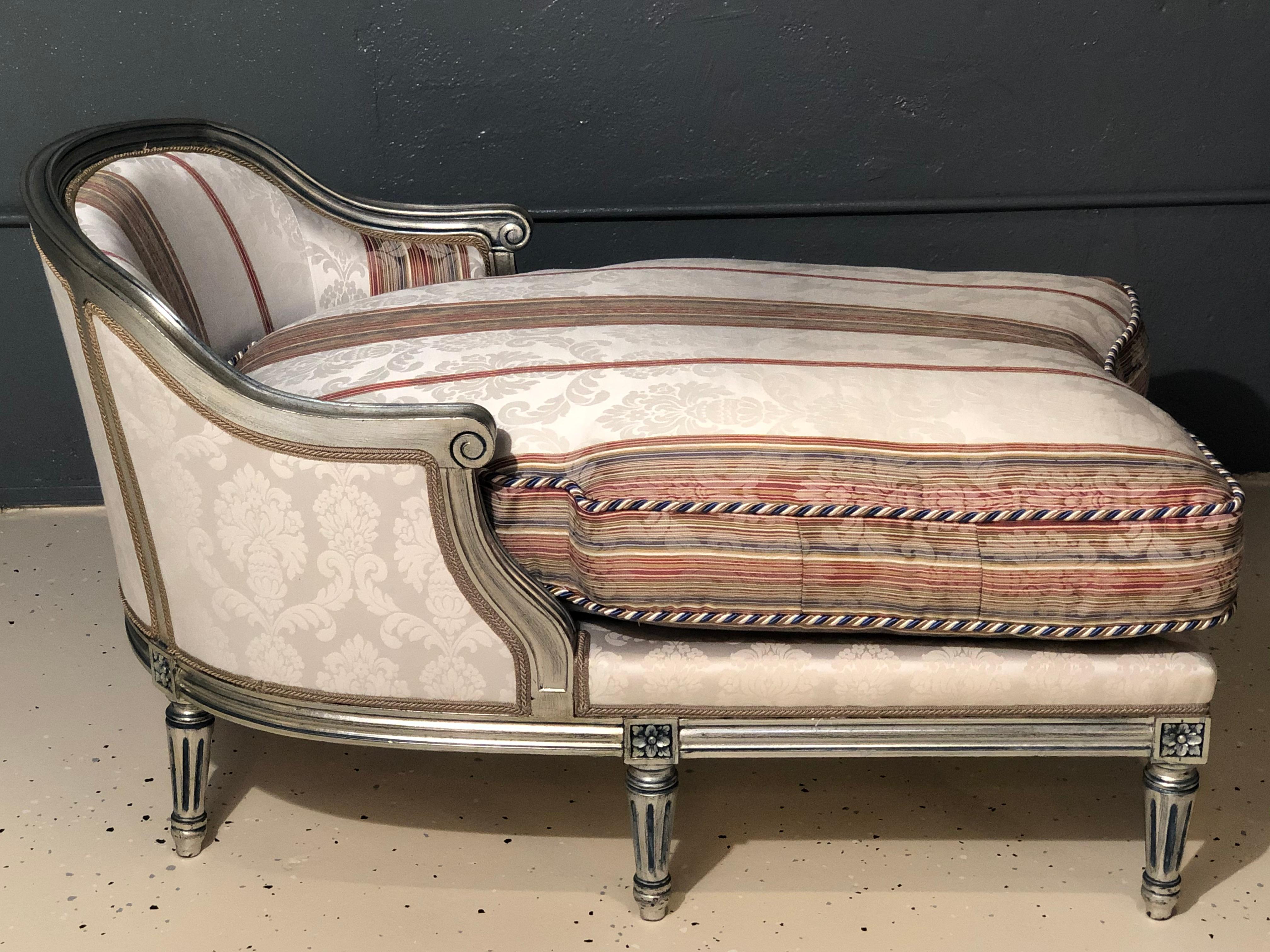Jansen Inspired, Hollywood Regency, Chaise Louges, Painted Wood, Silver, 1950s For Sale 9
