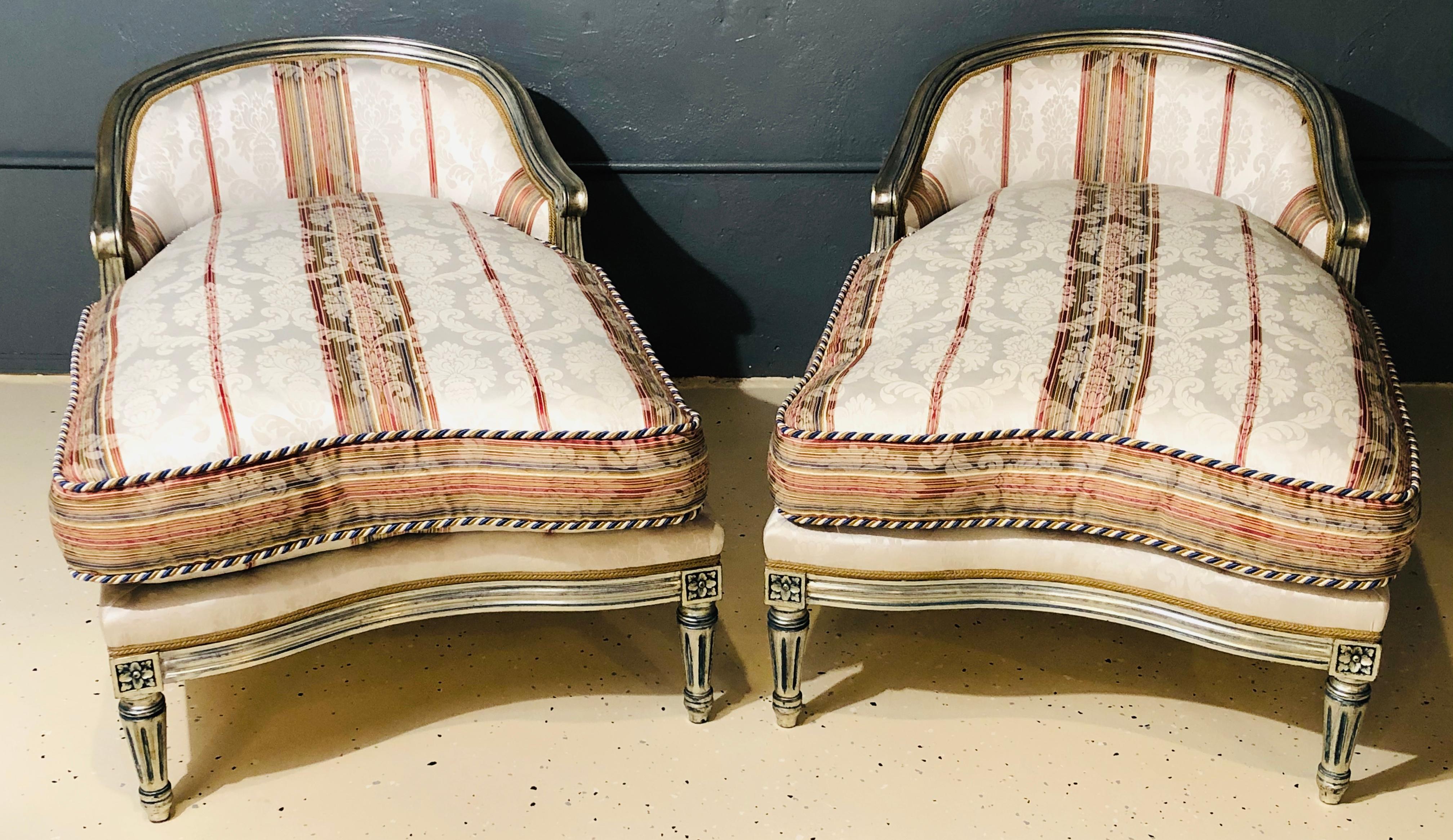 Jansen Inspired, Hollywood Regency, Chaise Louges, Painted Wood, Silver, 1950s In Good Condition For Sale In Stamford, CT